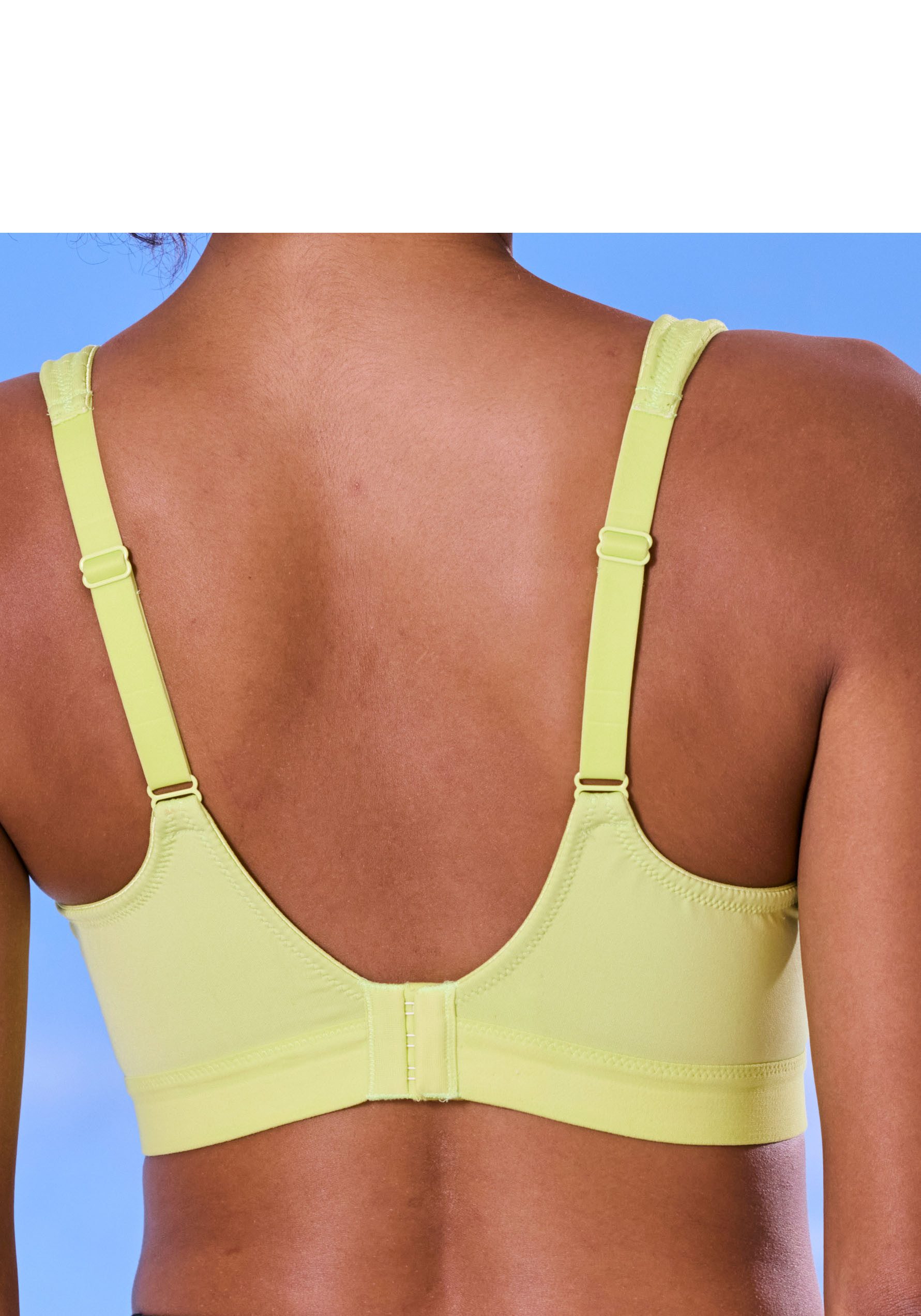 LASCANA ACTIVE Sport-BH ohne Bügel, mit integrierter Schale, aus COOLMAX®-Material mit breiten, wattierten Trägern, große Größen – Bild 3 von 4