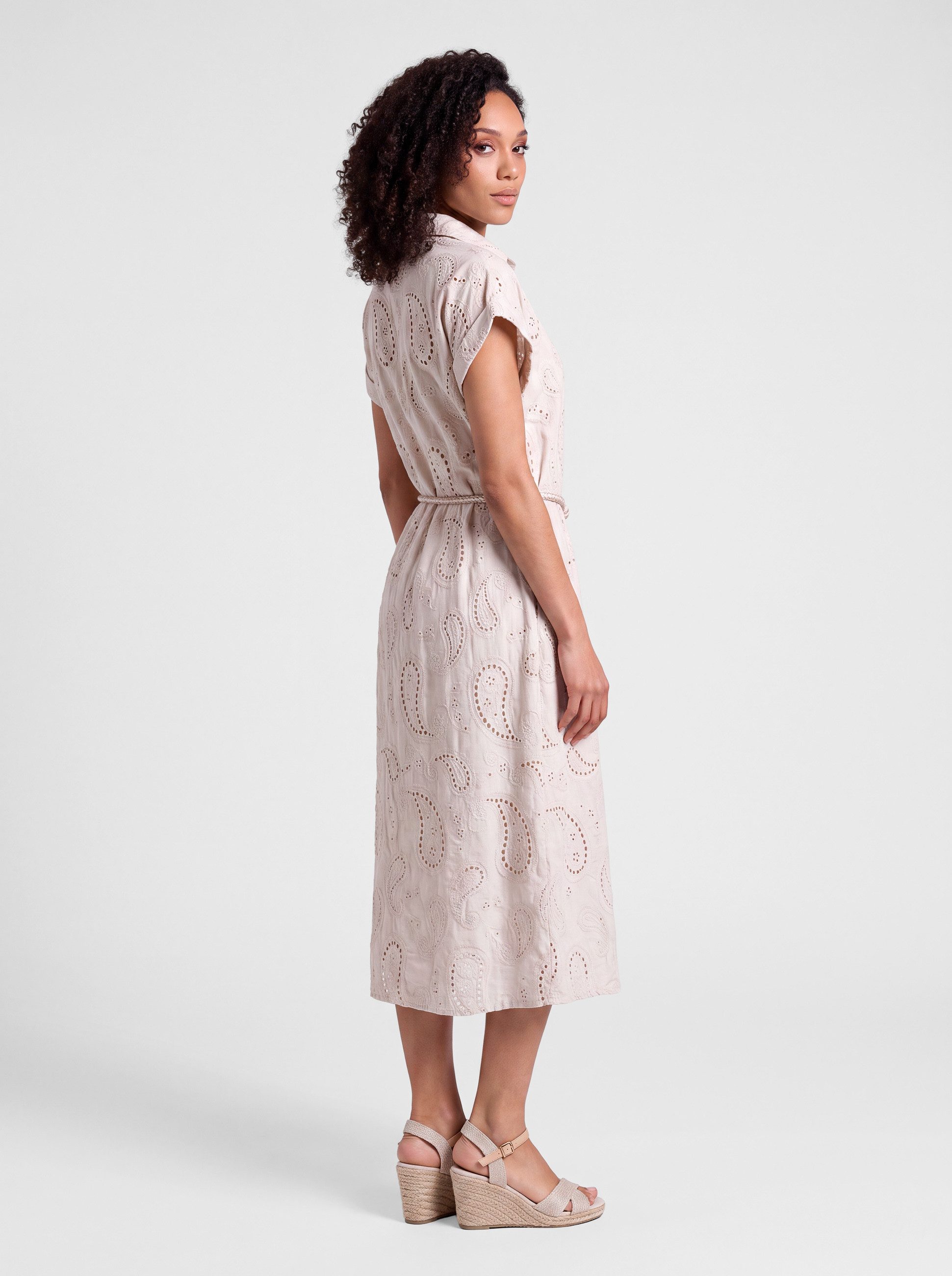 PEKIVESSA Sommerkleid Hemdblusenkleid mit Lochstickerei und Gürtel in Midilänge
