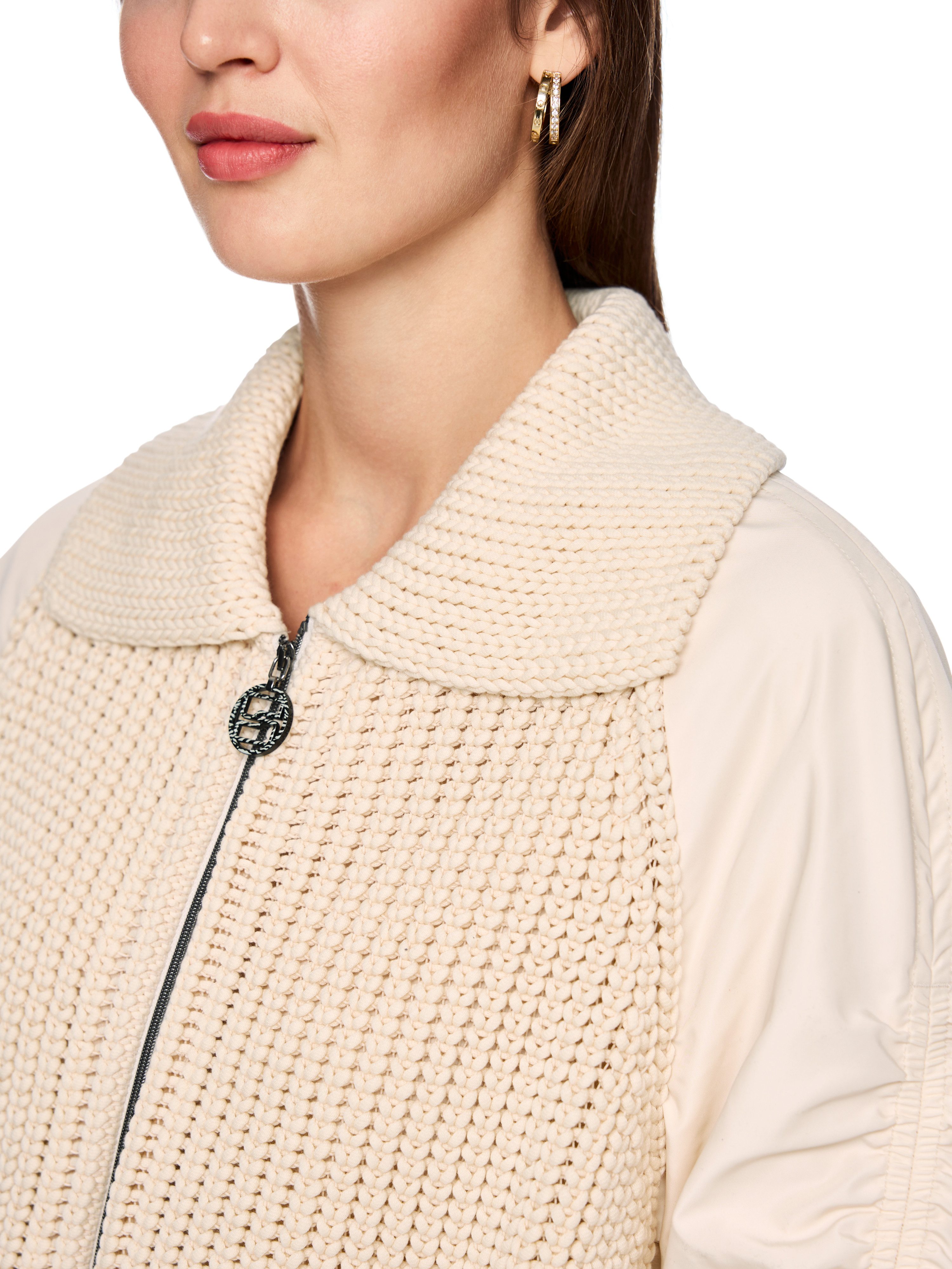 Marc Cain Cardigan Tiger Mania Premium Damenmode aus einer trendigen Materialmischung, 2-Wege-Reißverschluss