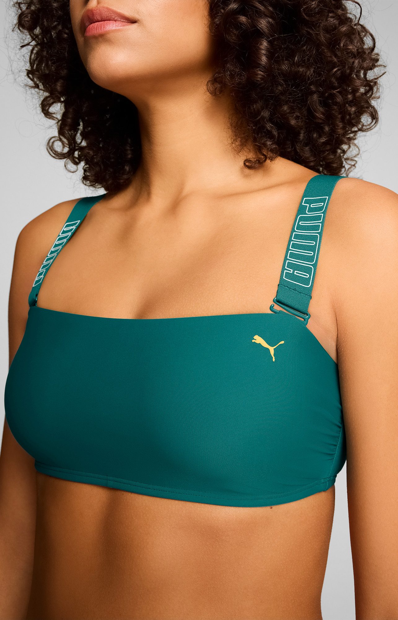 PUMA Bandeau-Bikini-Top PUMA SWIM WOMEN BANDEAU TOP, breite, verstellbare Träger mit Logoschriftzug