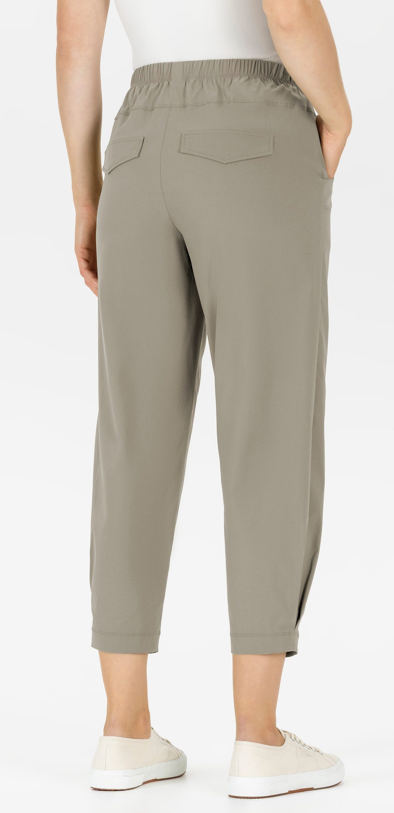 Stehmann Schlupfhose Stehmann, Rachell-650 in leichter Sommerqualität mit Faltendetails Faltendetails an den Taschen
