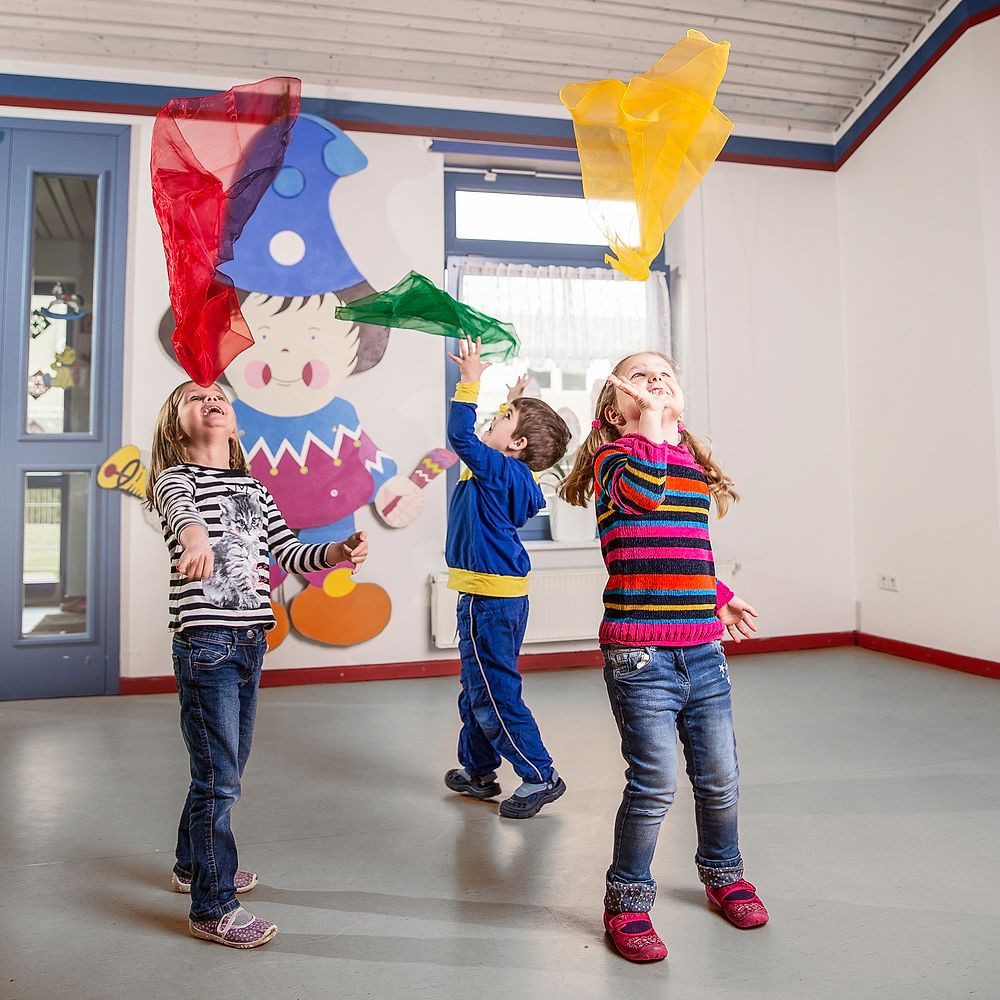 Sport-Thieme Spiel Jongliertücher-Set Nylon, Besonders für Anfänger:innen, Einzel- und Gruppenjonglagen