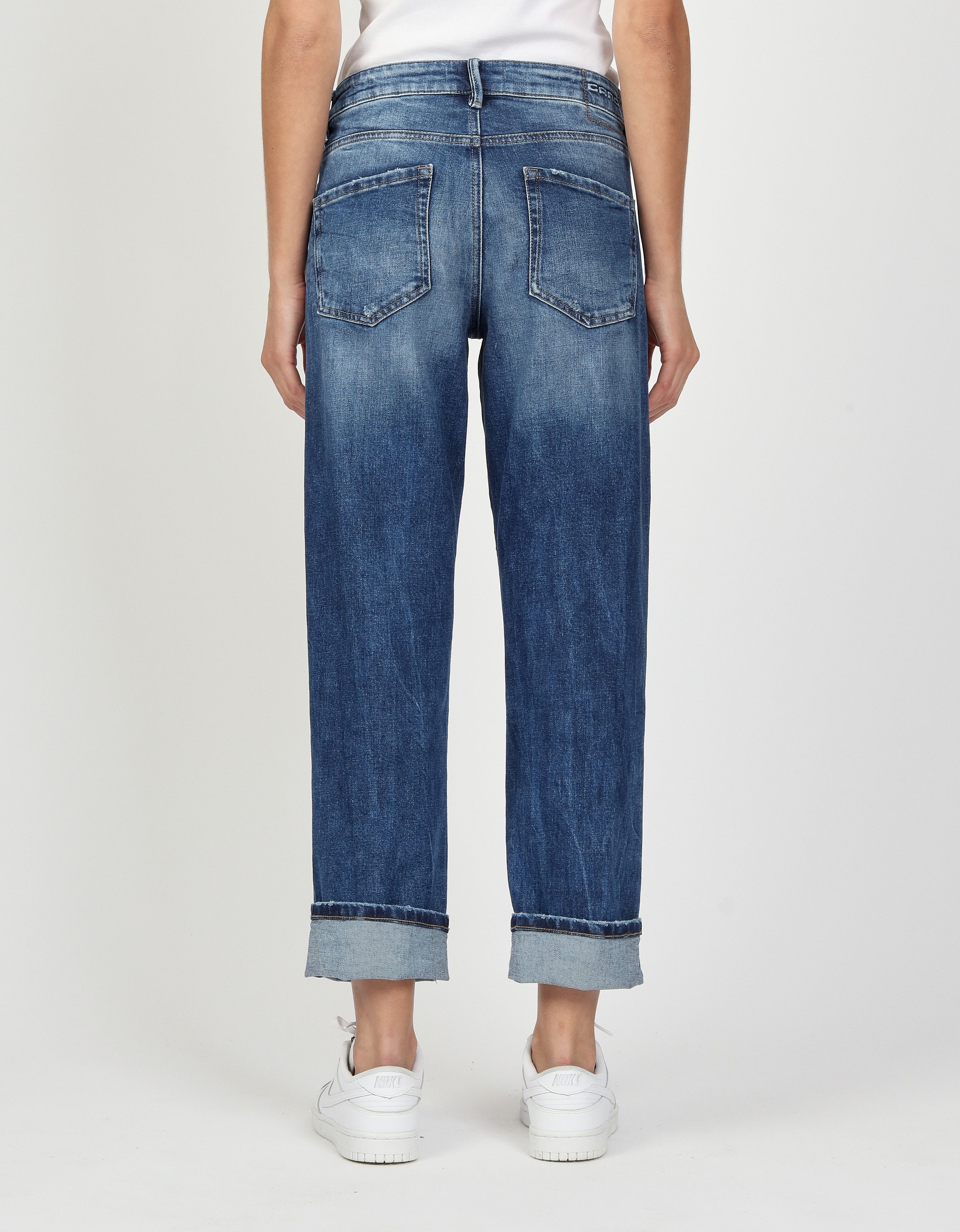 GANG Straight-Jeans 94THELMA mit Detail oberhalb der Münztasche