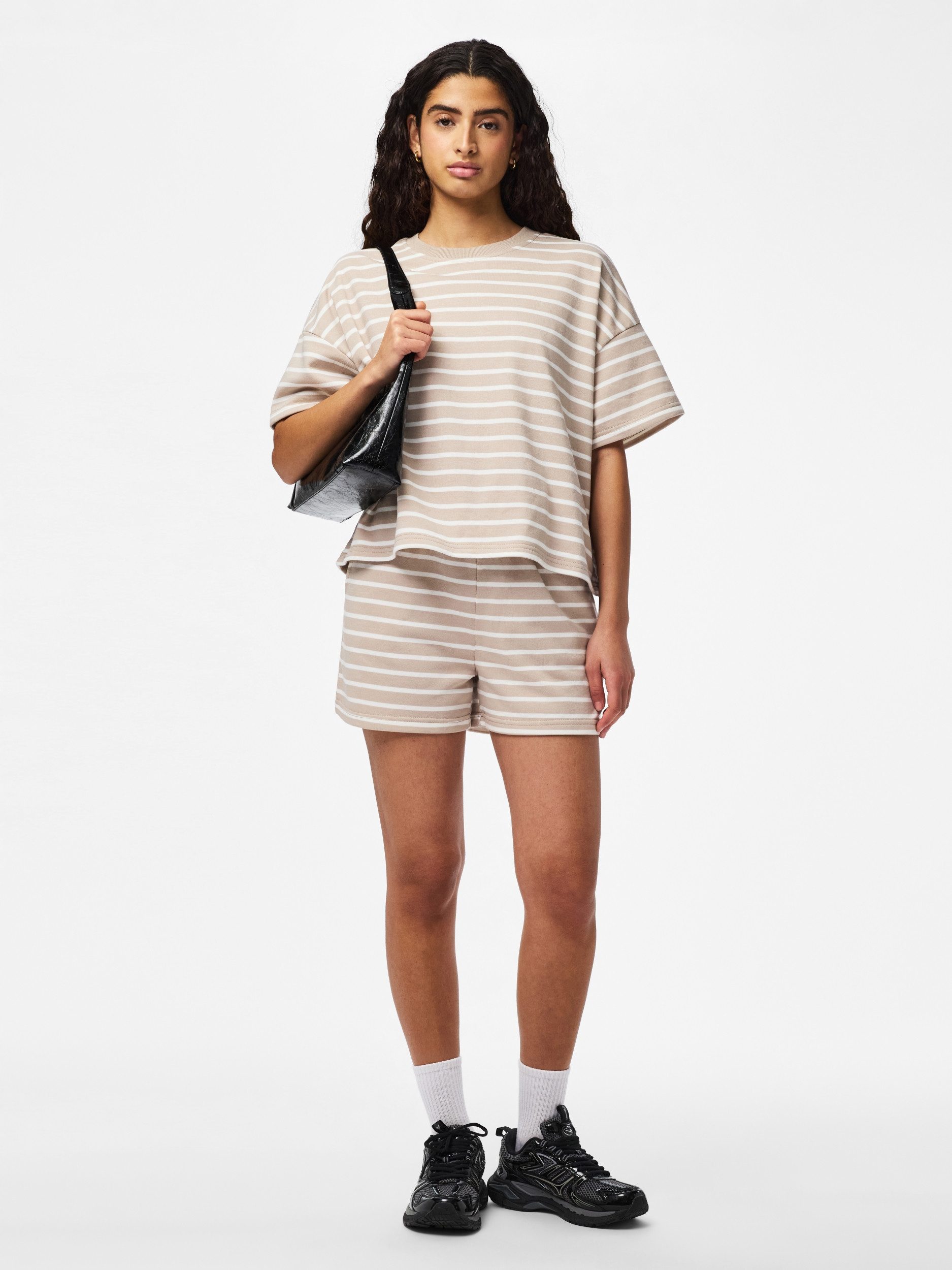 pieces Shorts PCCHILLI SUMMER SHORTS STRIPE UB NO
