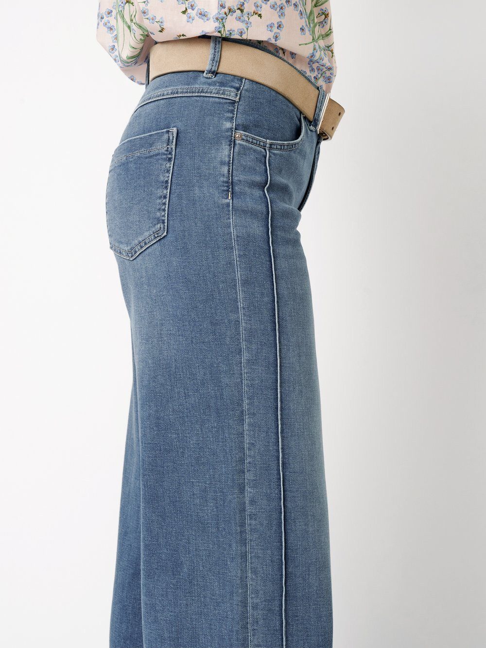 TONI Bootcut-Jeans Ella Wide mit Teilungsnähten – Bild 4 von 5