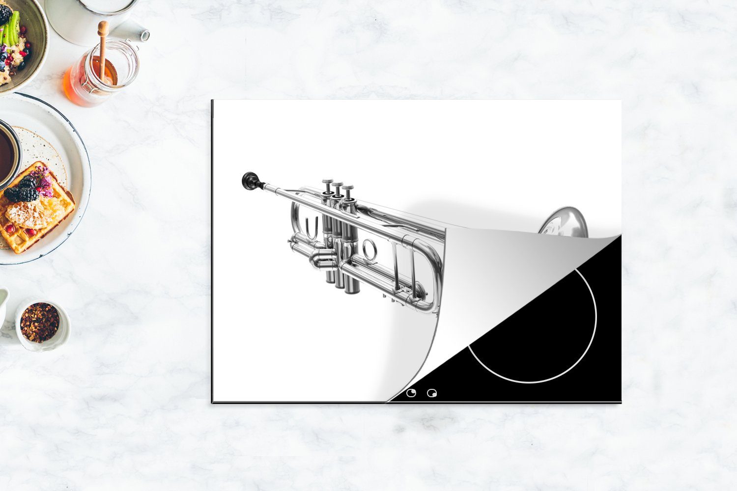 Ceranfeldabdeckung - schwarz einer Vinyl, MuchoWow 70x52 Arbeitsfläche nutzbar, weiß, Illustration und tlg), (1 Mobile Herdblende-/Abdeckplatte cm, Trompete