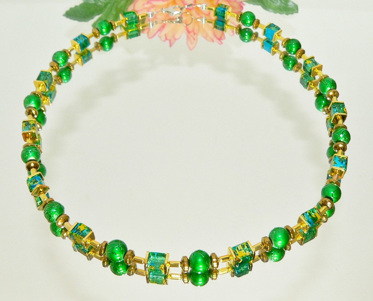 traumschmuck Collier 495 Collier Halskette Würfel Perlen Glas Hämatit (Valentinstag, Muttertag, Geburtstag), handgefertigt in Deutschland