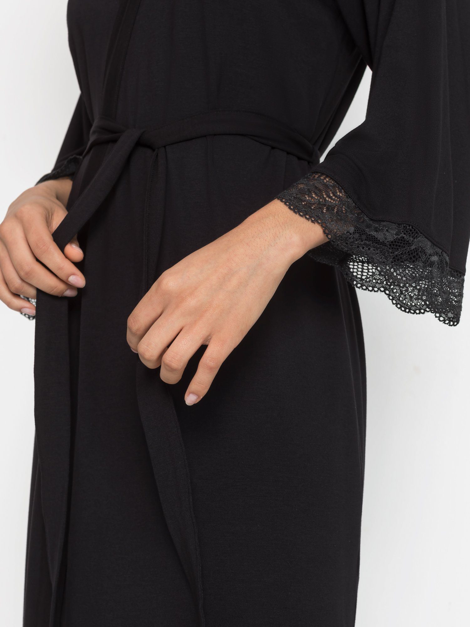 LASCANA Kimono, Midilänge, schönen Kimono-Kragen, schwarz mit Single-Jersey, Spitzendetails