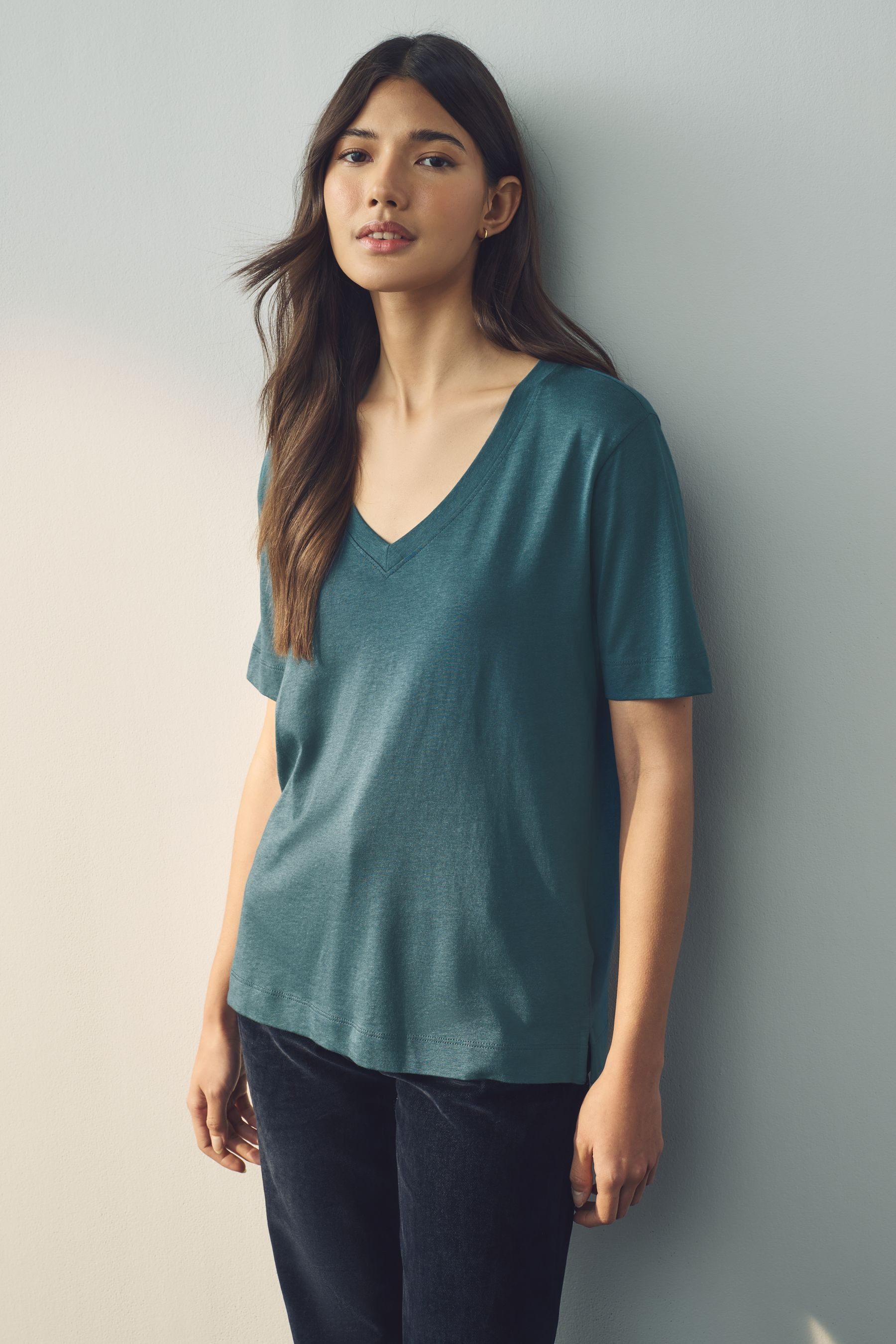 Next V-Shirt T-Shirt mit V-Ausschnitt aus Baumwolle und Modal (1-tlg)