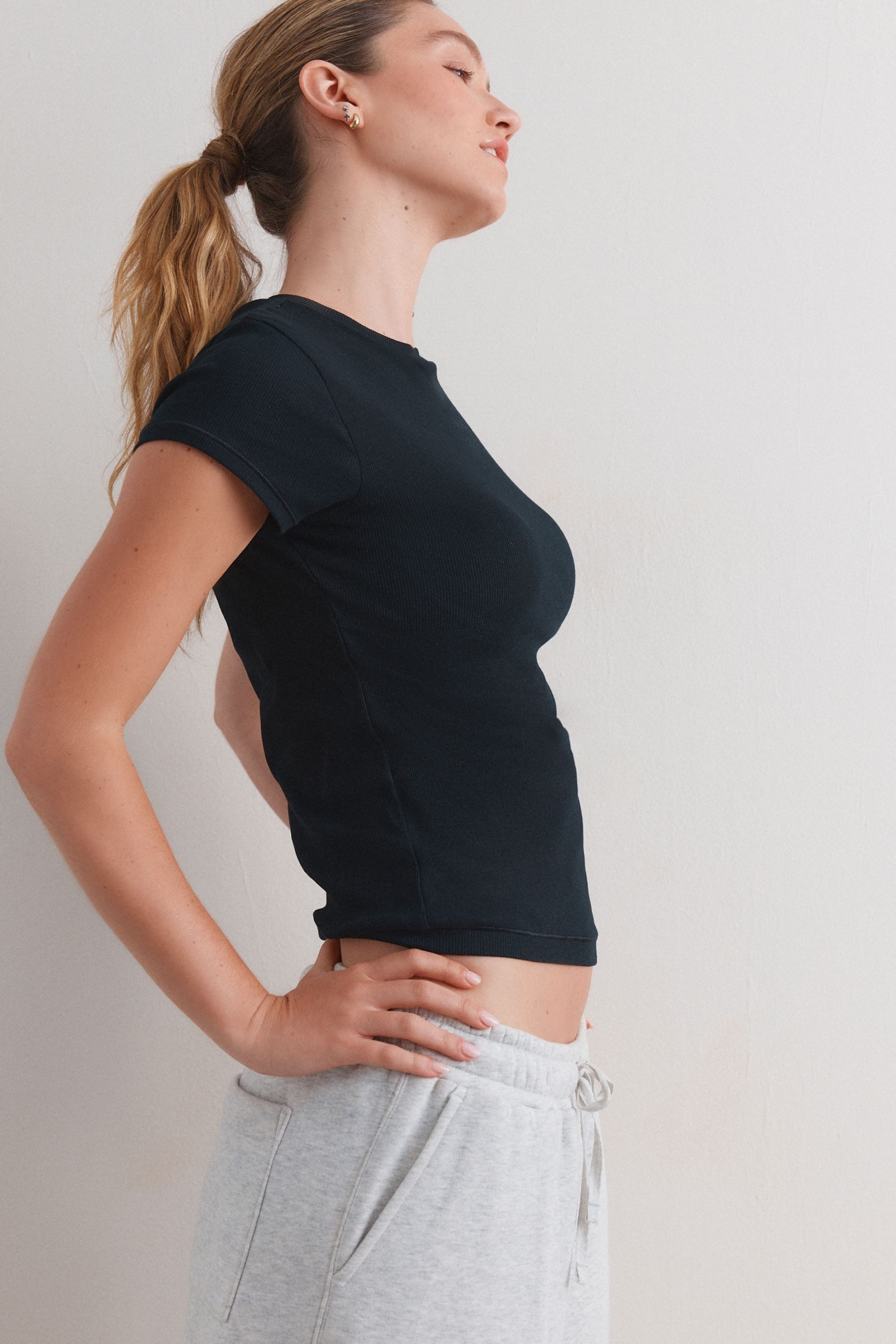 Next T-Shirt Geripptes T-Shirt mit verdecktem Support (1-tlg)