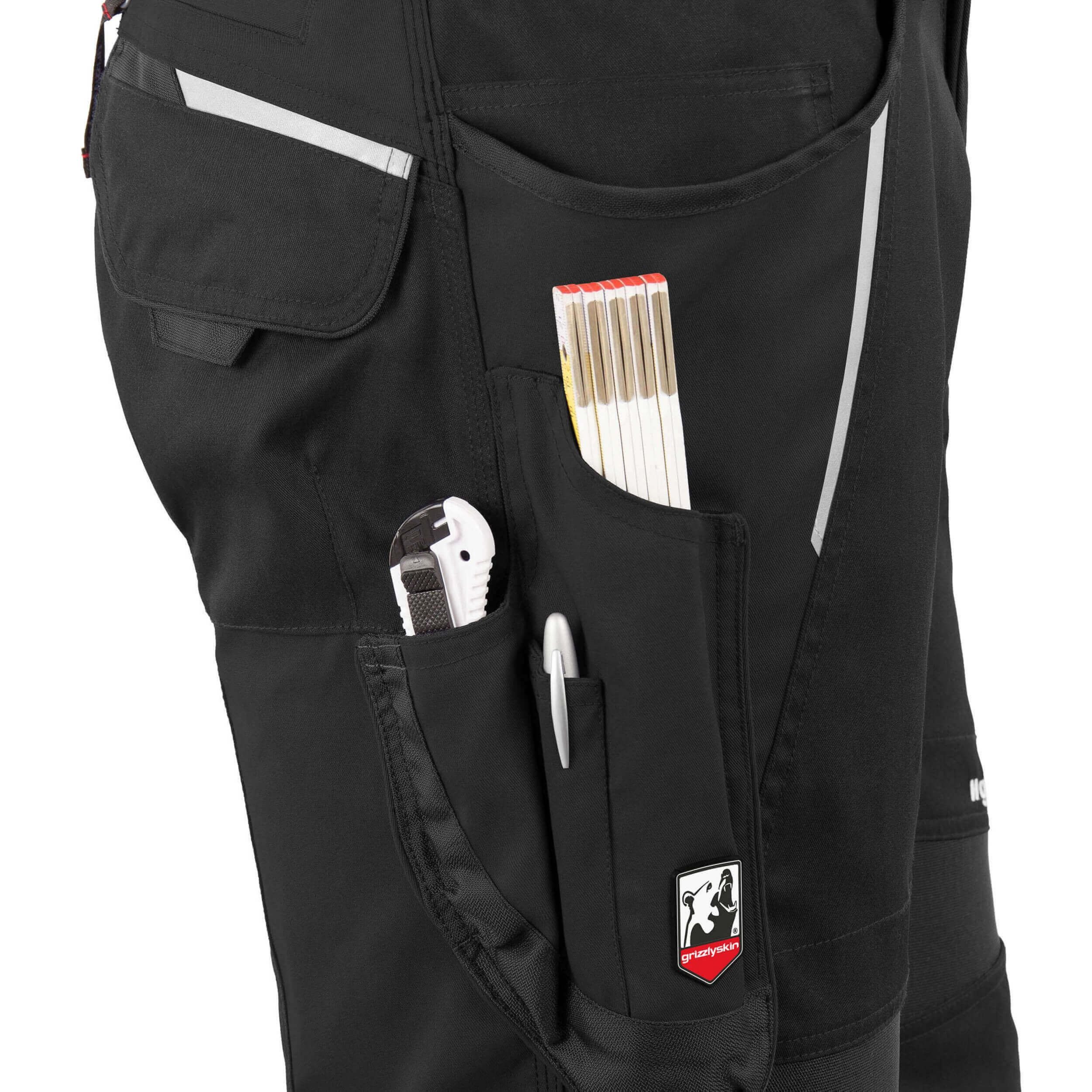 Qualitex Workwear Arbeitslatzhose moderne Latzhose IRON aus Lyocell, Cordura & Stretch - Reflexelemente (1-tlg) funktionaler Blaumann mit 19 Taschen - Atmungsaktiv - Verstellbar