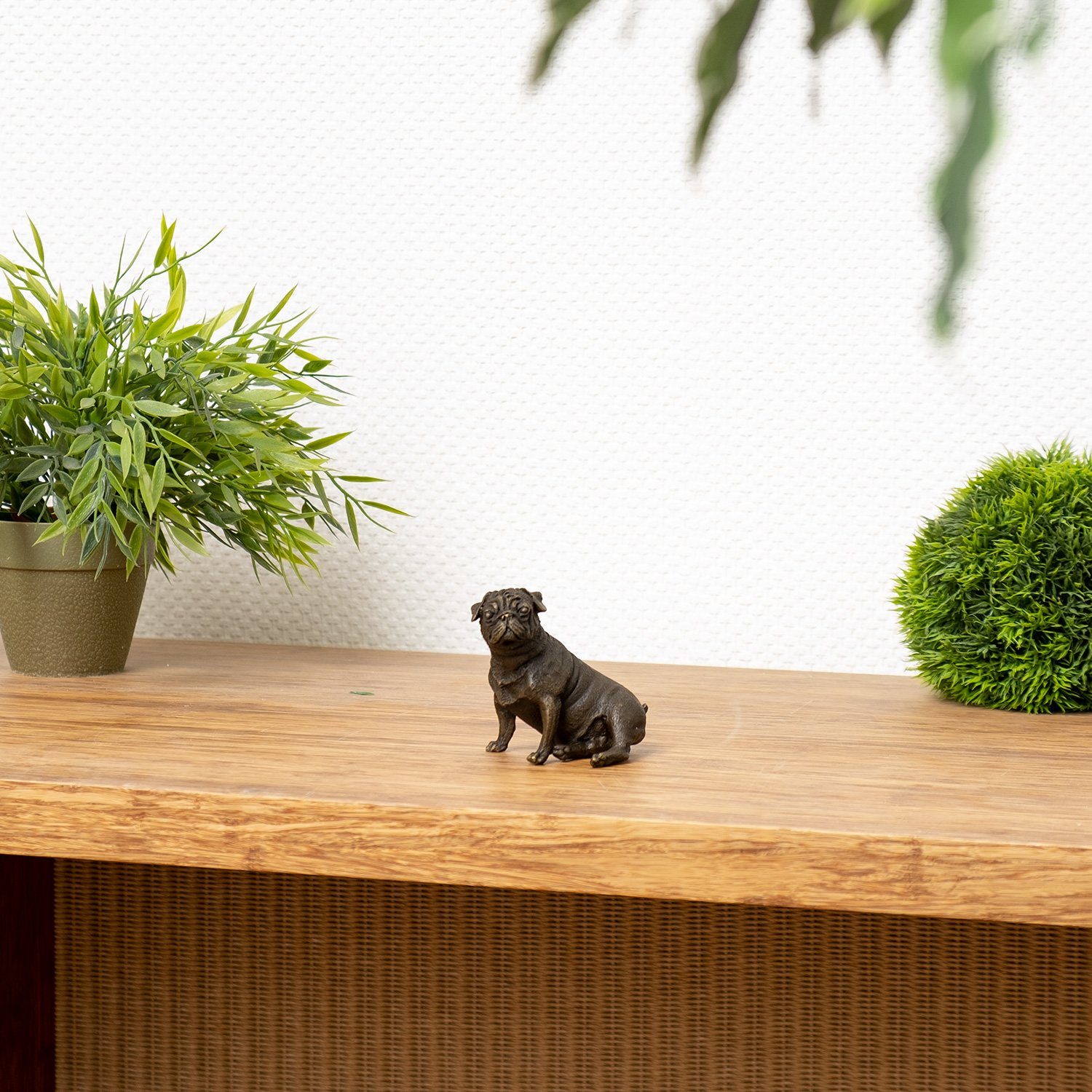 Moritz Skulptur Bronzefigur Mops sitzend - Tierfigur 9 cm
