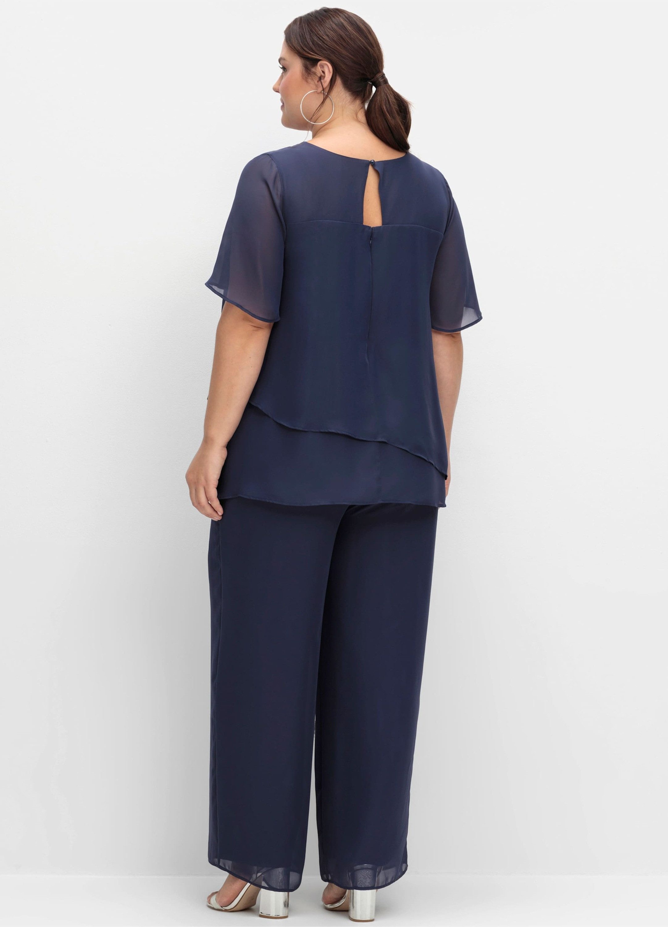 Sheego Jumpsuit Overall Kurzarm Innenbeinlänge ca. 76 cm