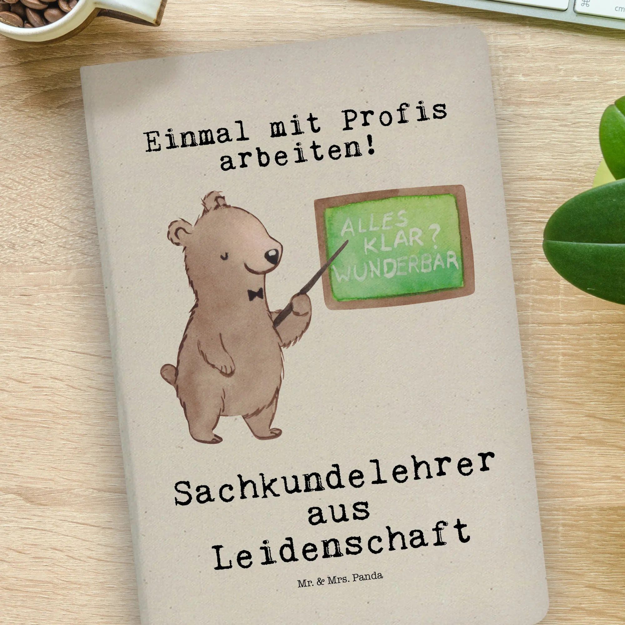 Thumbnail - Mr. & Mrs. Panda Notizbuch Sachkundelehrer Leidenschaft - Transparent - Geschenk, DIN A4 Skizzen Mr. & Mrs. Panda, Premi...