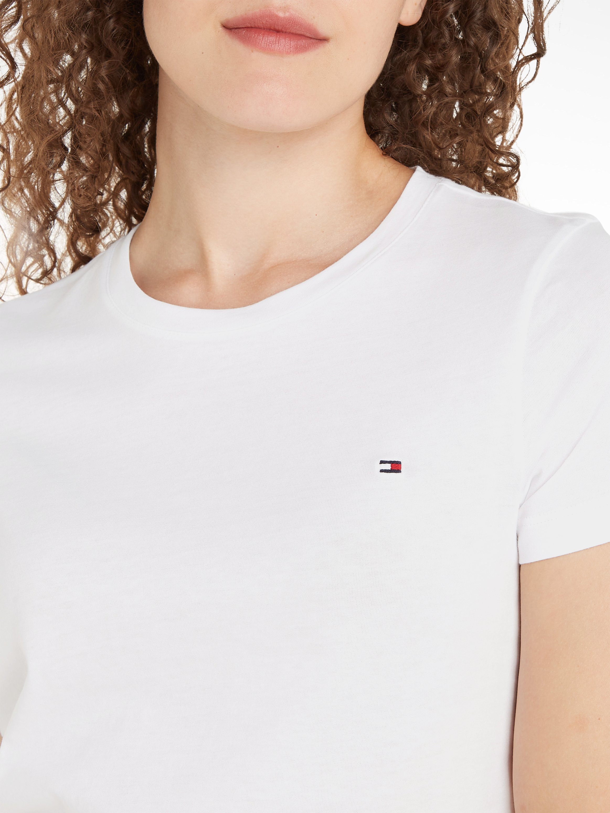 Tommy Hilfiger T-Shirt HERITAGE CREW NECK TEE mit Tommy Hilfiger Logo-Flag auf der Brust