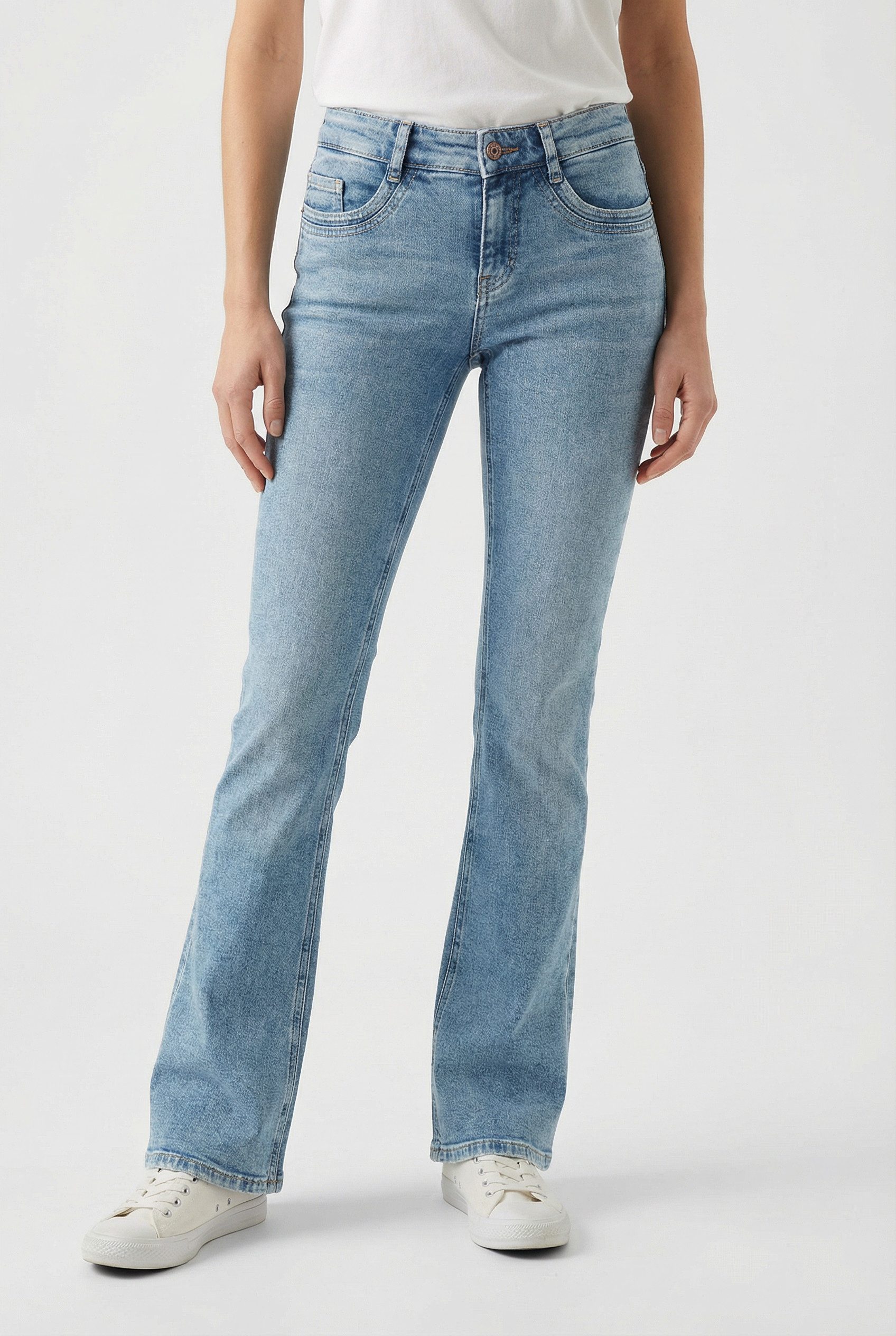 MAC Bootcut-Jeans DETROIT flared Aufwendig gearbeitete Details an den Vordertaschen