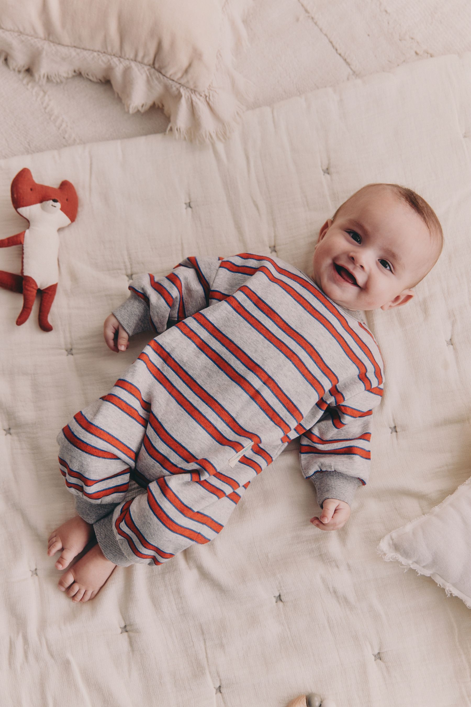 Strampler Baby-Strampler aus Sweatshirtmaterial
