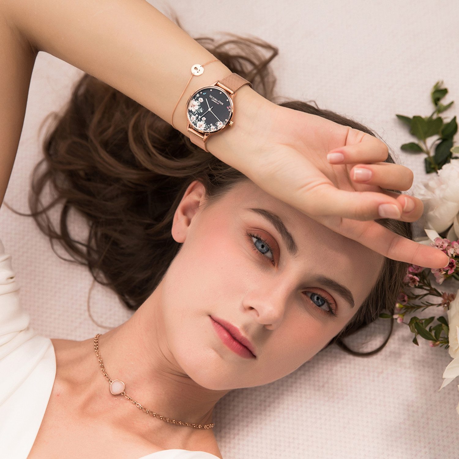 Victoria Hyde Quarzuhr Quarzuhr Flower Armbanduhr, Damenuhr, Edelstahlarmband, analog Blumenmuster Mesh-Armband, (1-tlg., Kein Set)