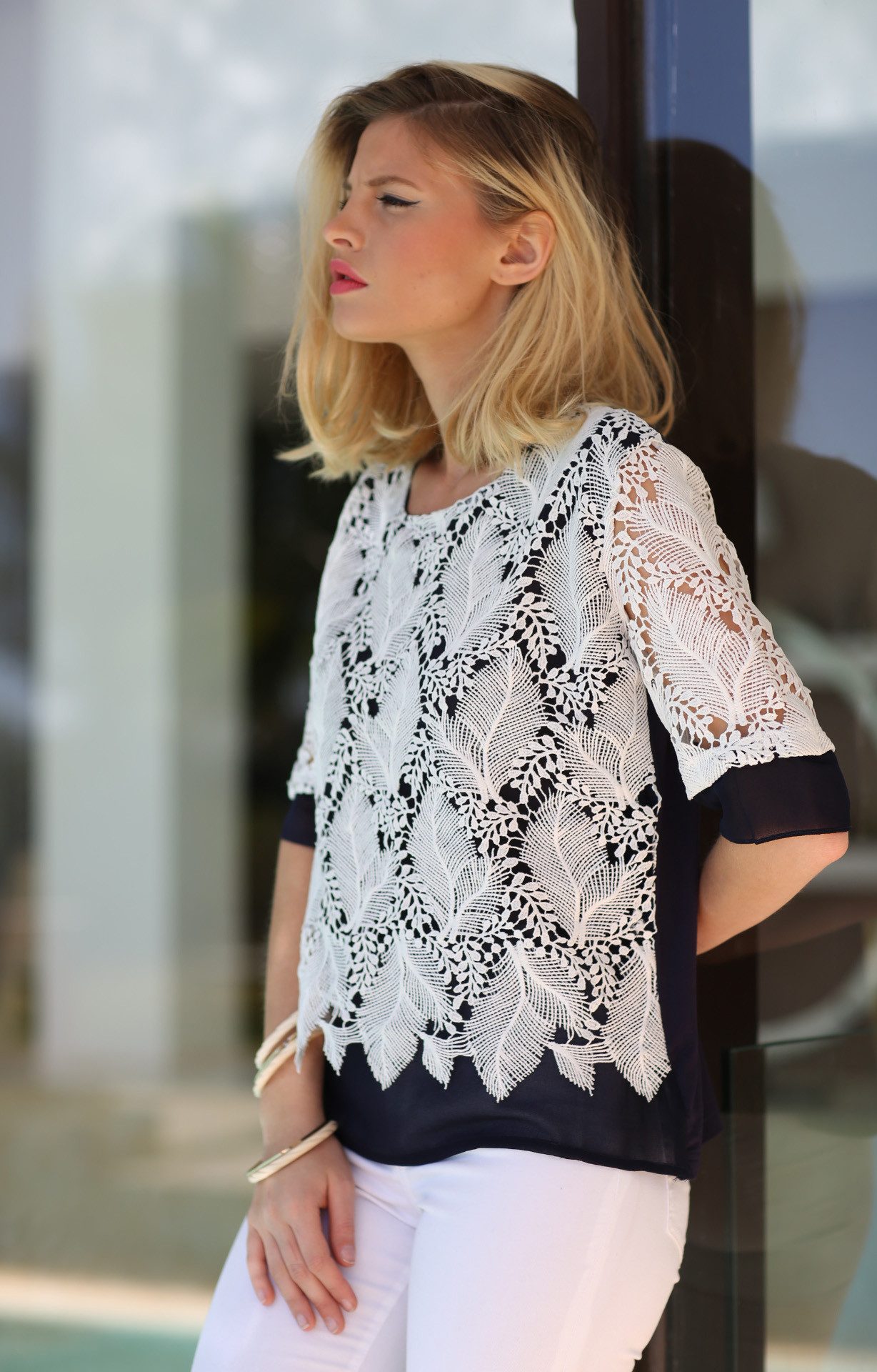 Passioni Chiffonbluse Navy Oberteil mit weißem Spitzenüberzug mit Blattmust günstig online kaufen