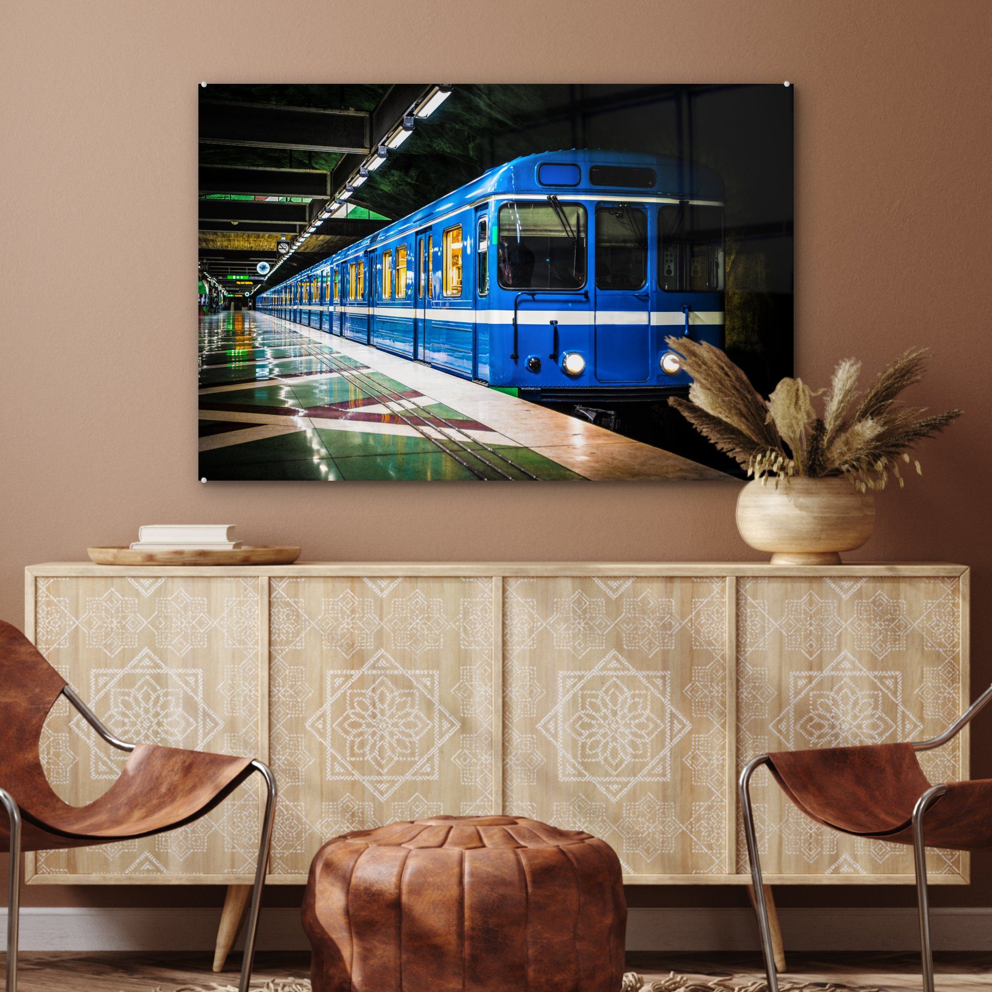 mit Zug, U-Bahn-Station Acrylglasbilder & blauem Wohnzimmer (1 Dunkle Acrylglasbild Schlafzimmer St), MuchoWow