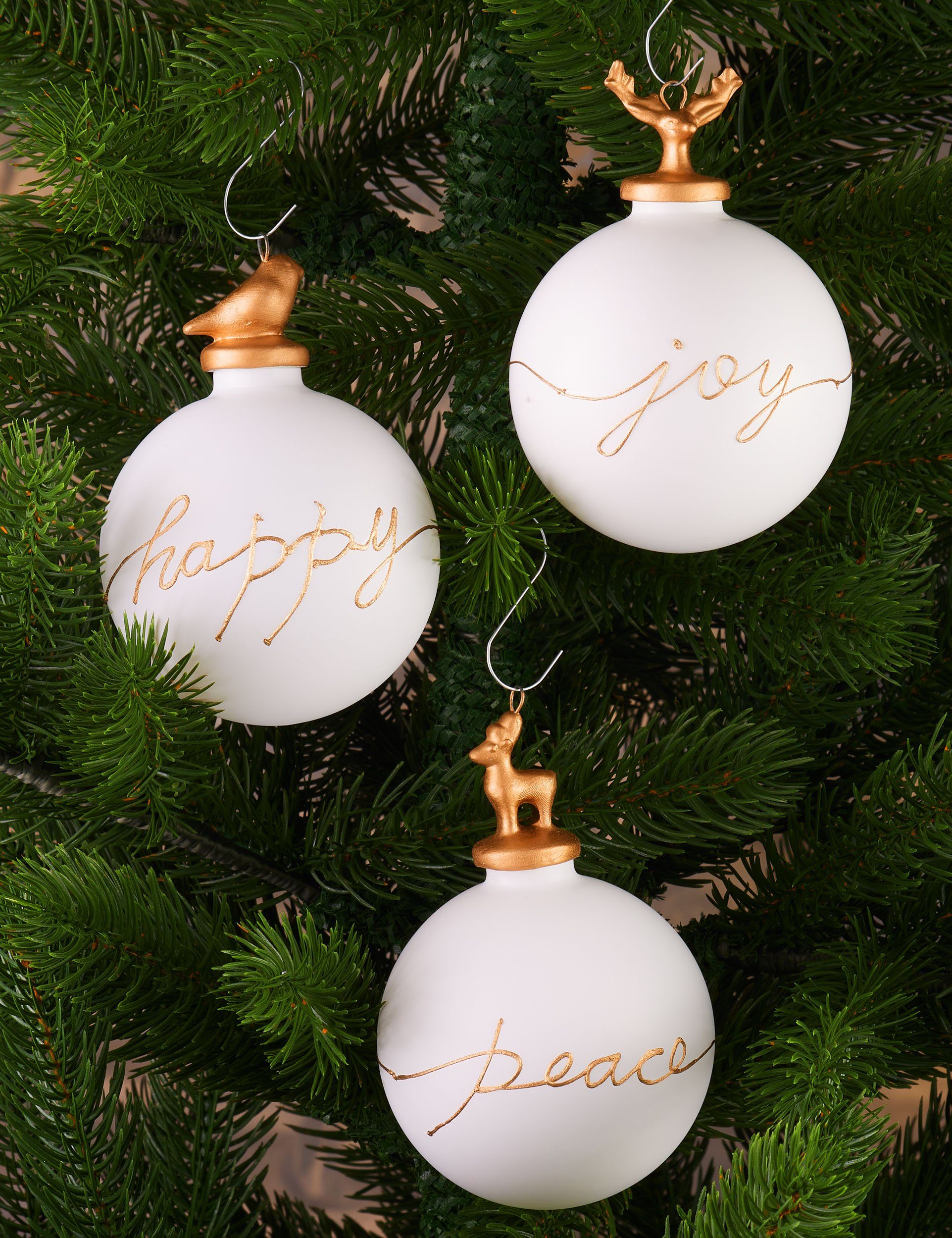 BRUBAKER Weihnachtsbaumkugel 3er Set Weihnachtskugeln - Premium Glas Baumkugeln mit Porzellan Figur (3 St), Moderne Weihnachtsdekoration - 8 cm Christbaumkugeln Christbaumschmuck
