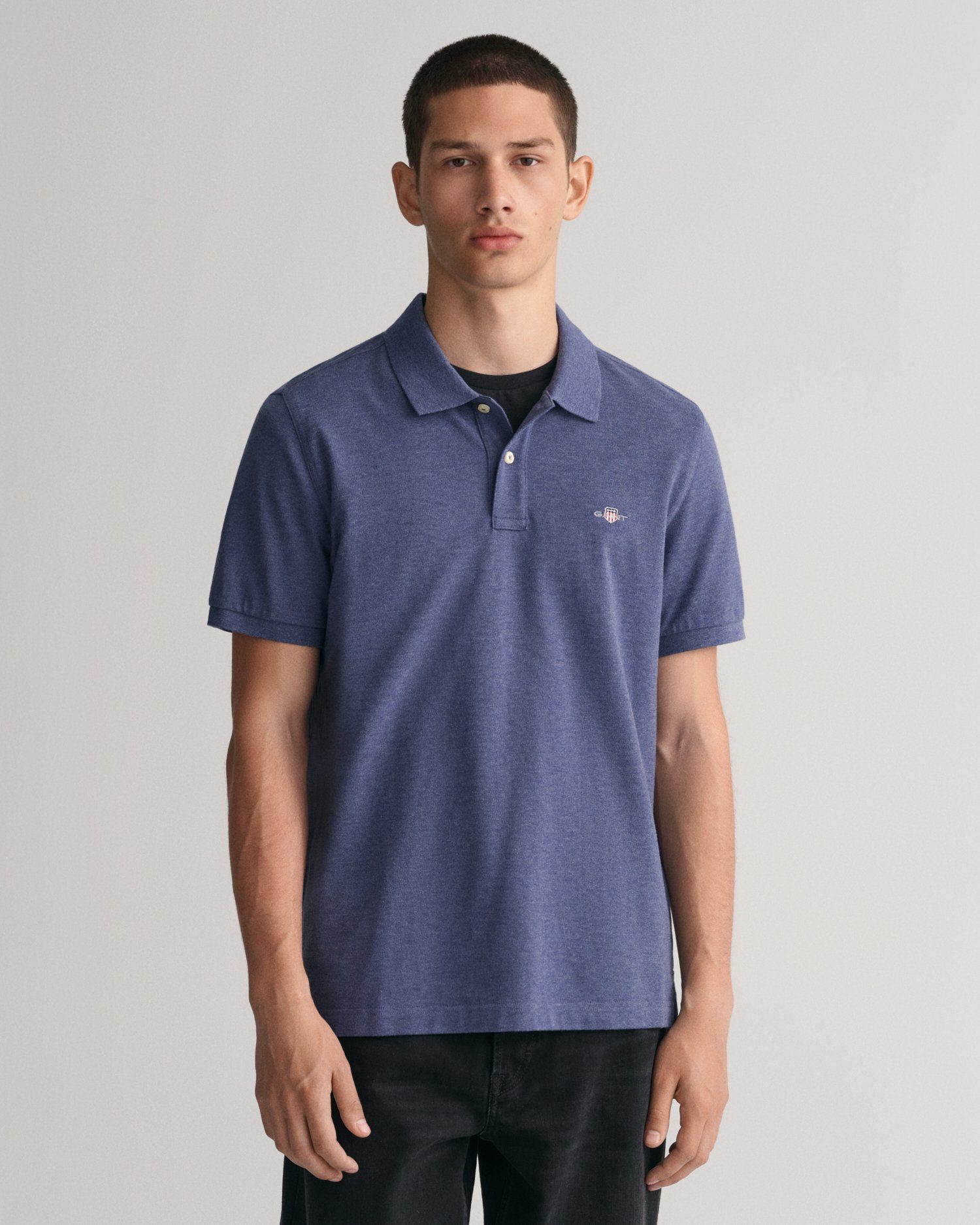 Gant Poloshirt REG SHIELD SS blue dark jeans Brust mit Logostickerei POLO PIQUE auf der