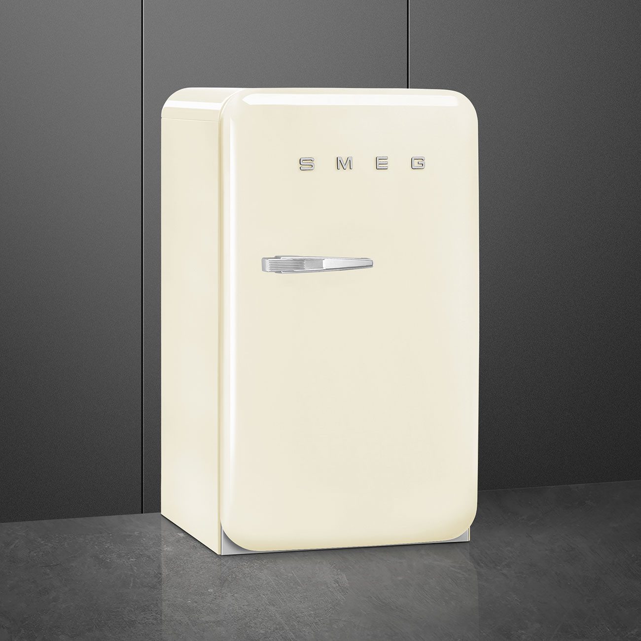Smeg Kühlschrank FAB10RCR6, 97.0 cm hoch, 54.5 cm breit, Retro-Design, Kompakter Kühlschrank mit intergriertem Gefrierfach