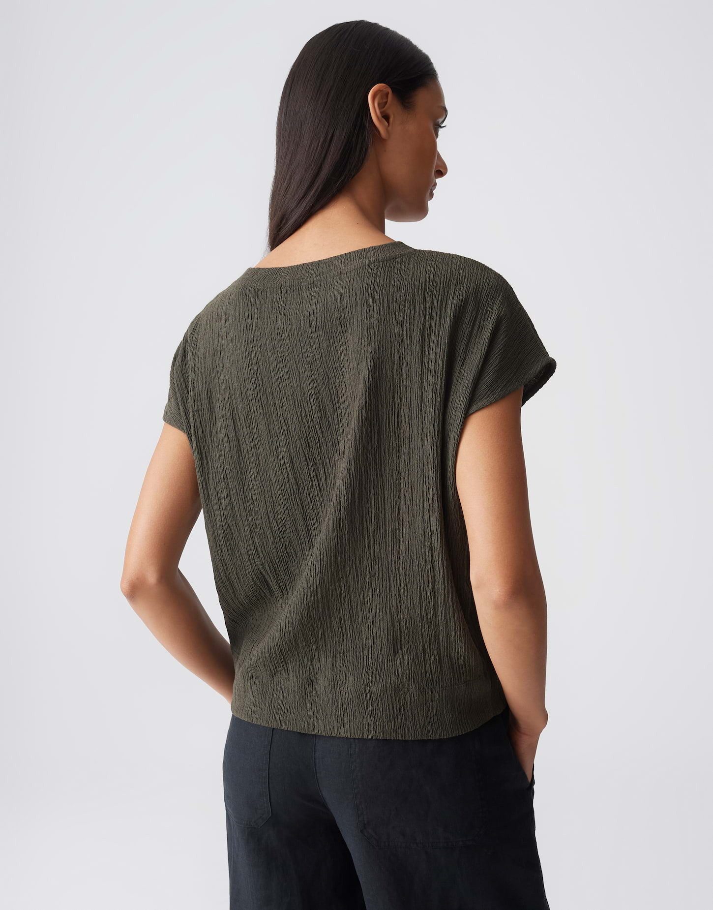 OPUS Kurzarmshirt Salti aus weichem Jersey mit Crinkle Effekt Zarte Falten geben dem Look eine lockere Leichtigkeit – Bild 3 von 5