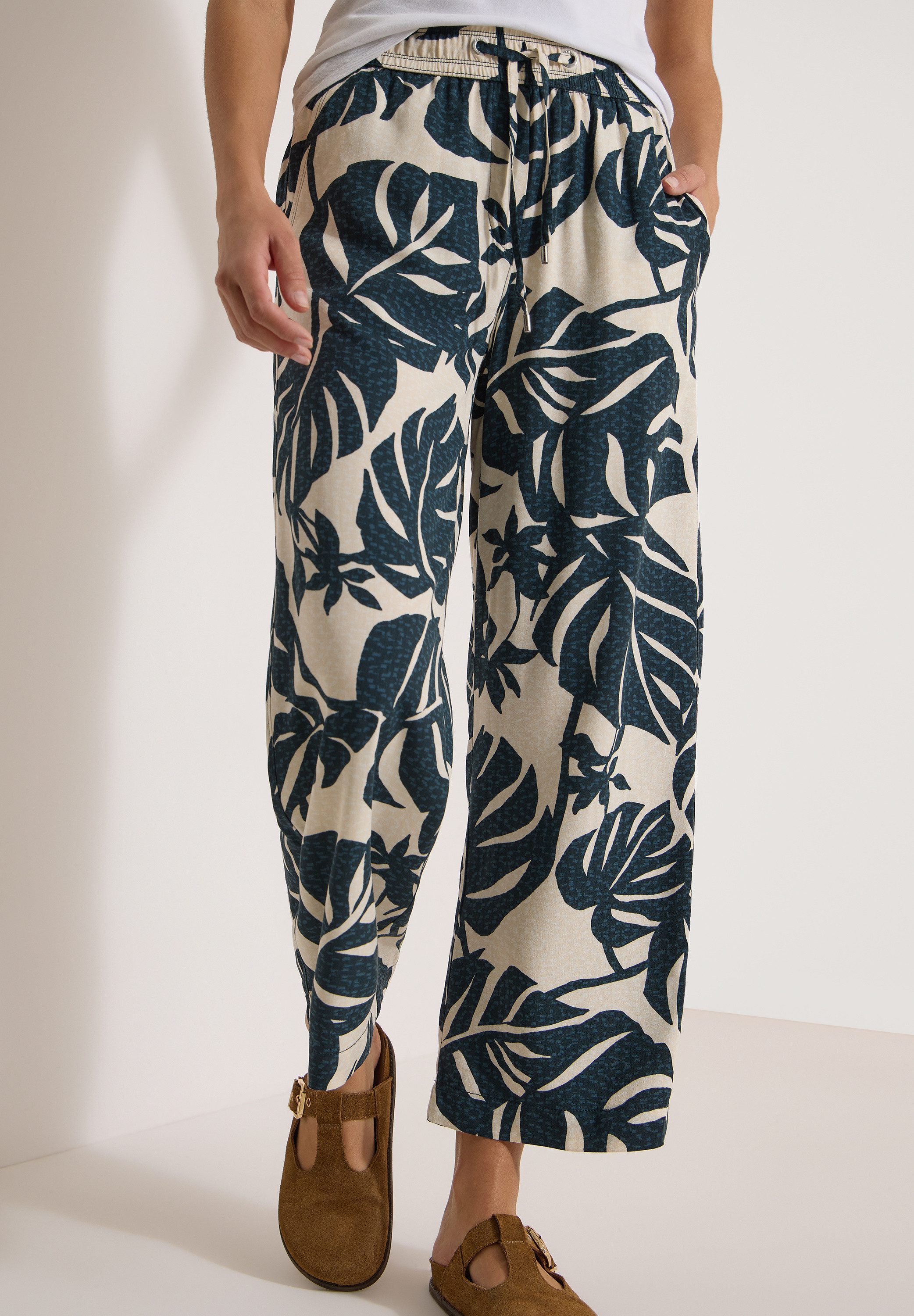 CECIL Stoffhose Style Neele Sommerhose im Loose Fit und mit floralem Muster