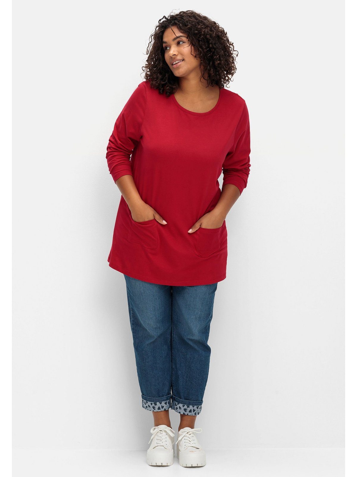 Sheego Longshirt Große Größen mit aufgesetzten rot Taschen