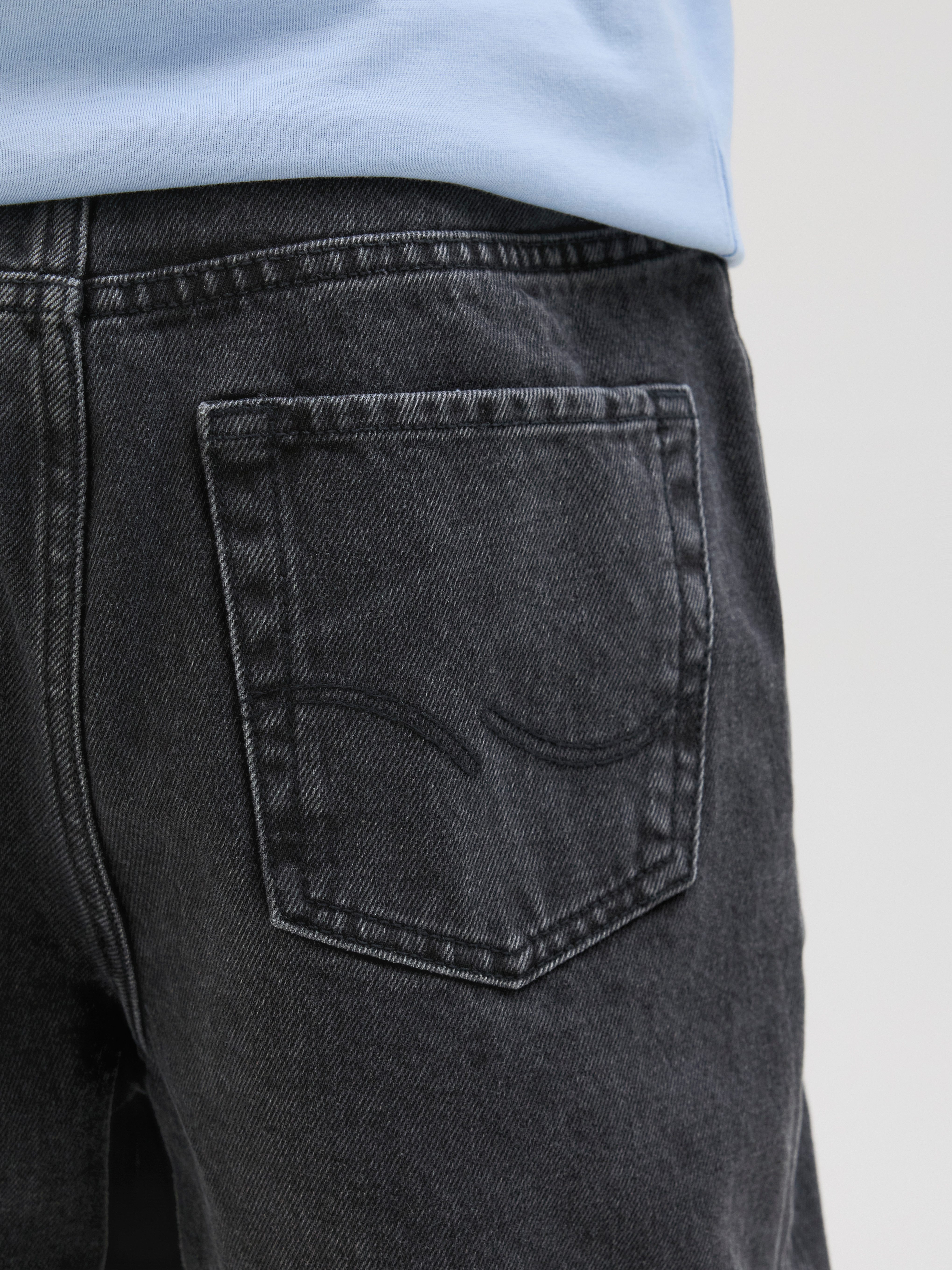 Jack & Jones Junior Shorts JJITONY relaxed fit mit mittlerer Bundhöhe unifarben, modisch, relaxed fit, Web – Bild 2 von 5
