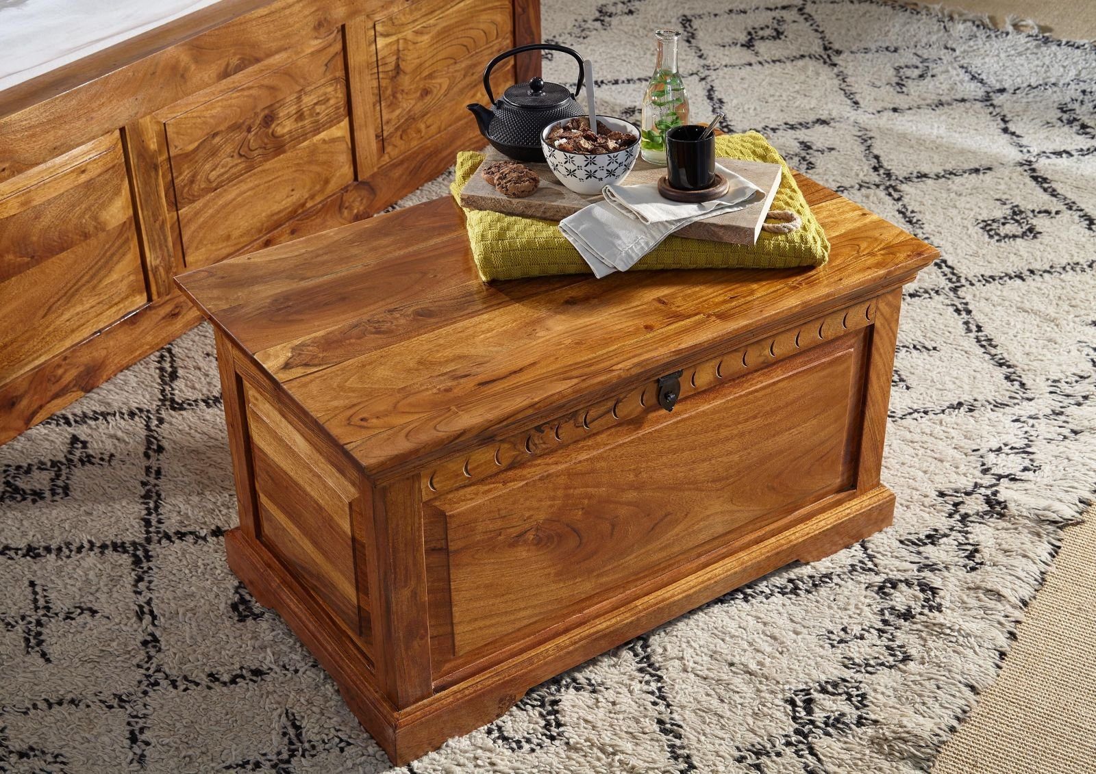 Massivmoebel24 Truhe OXFORD (1 St., Truhe Akazie 90x50x50 honig lackiert OXFORD #0323), Truhe Akazie 90x50x50 honig lackiert OXFORD #0323