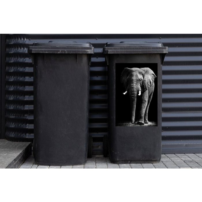 MuchoWow Wandsticker Elefant - Schwarz - Weiß - Wilde Tiere (1 St) Mülleimer-aufkleber Mülltonne Sticker Container Abfalbehälter QR10967