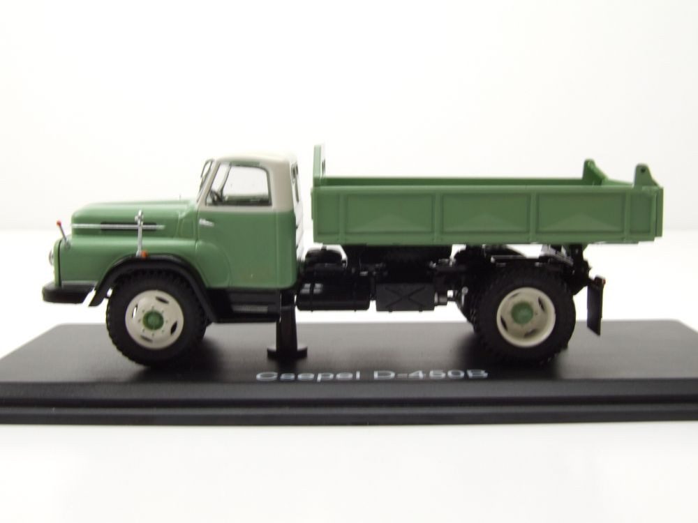 Premium ClassiXXs Modellauto Csepel D-450 Pritsche grün, Maßstab 1:43