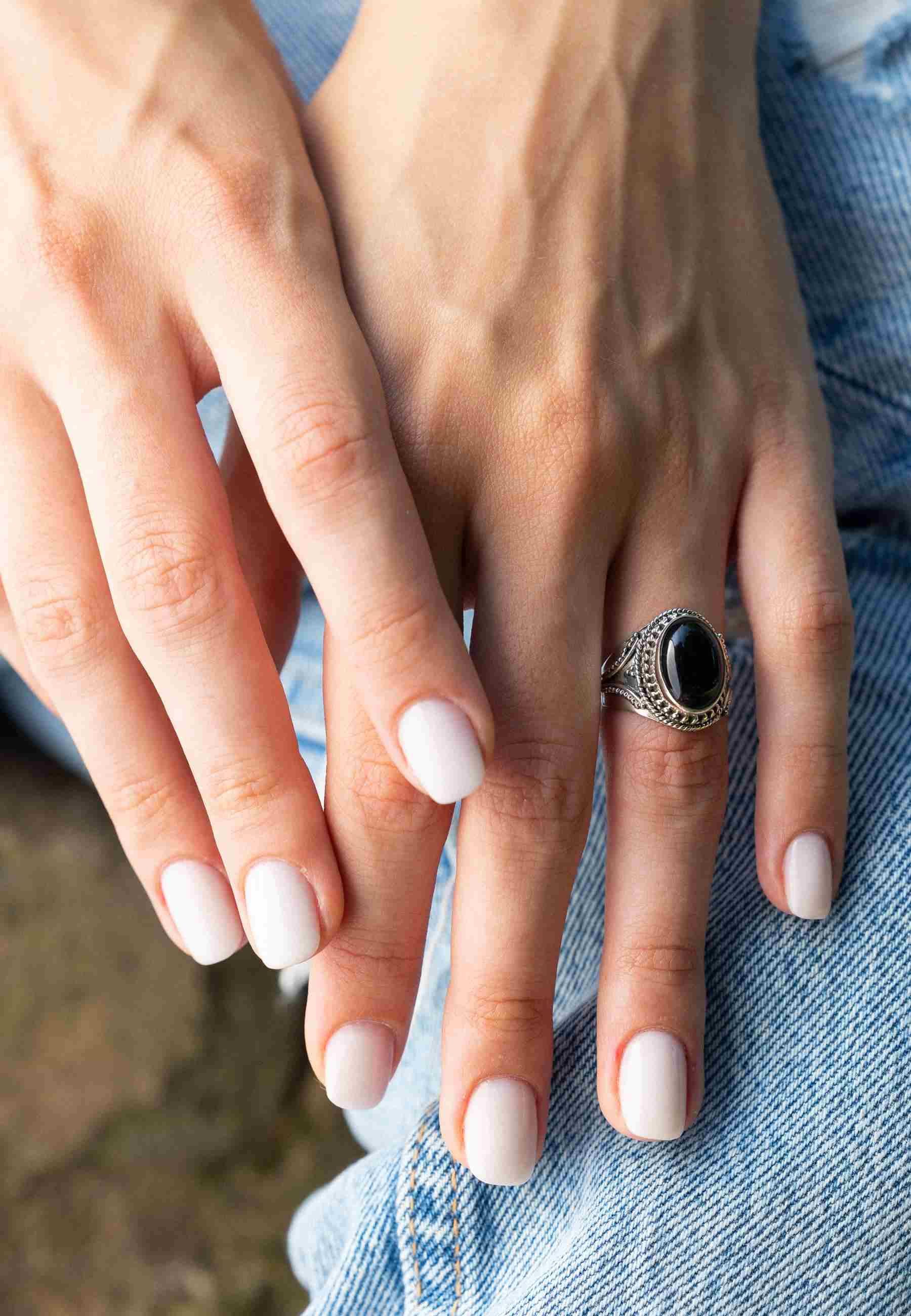 mantraroma Silberring MEKANU aus 925 Silber mit Onyx (Ring mit Schmuckbeute günstig online kaufen