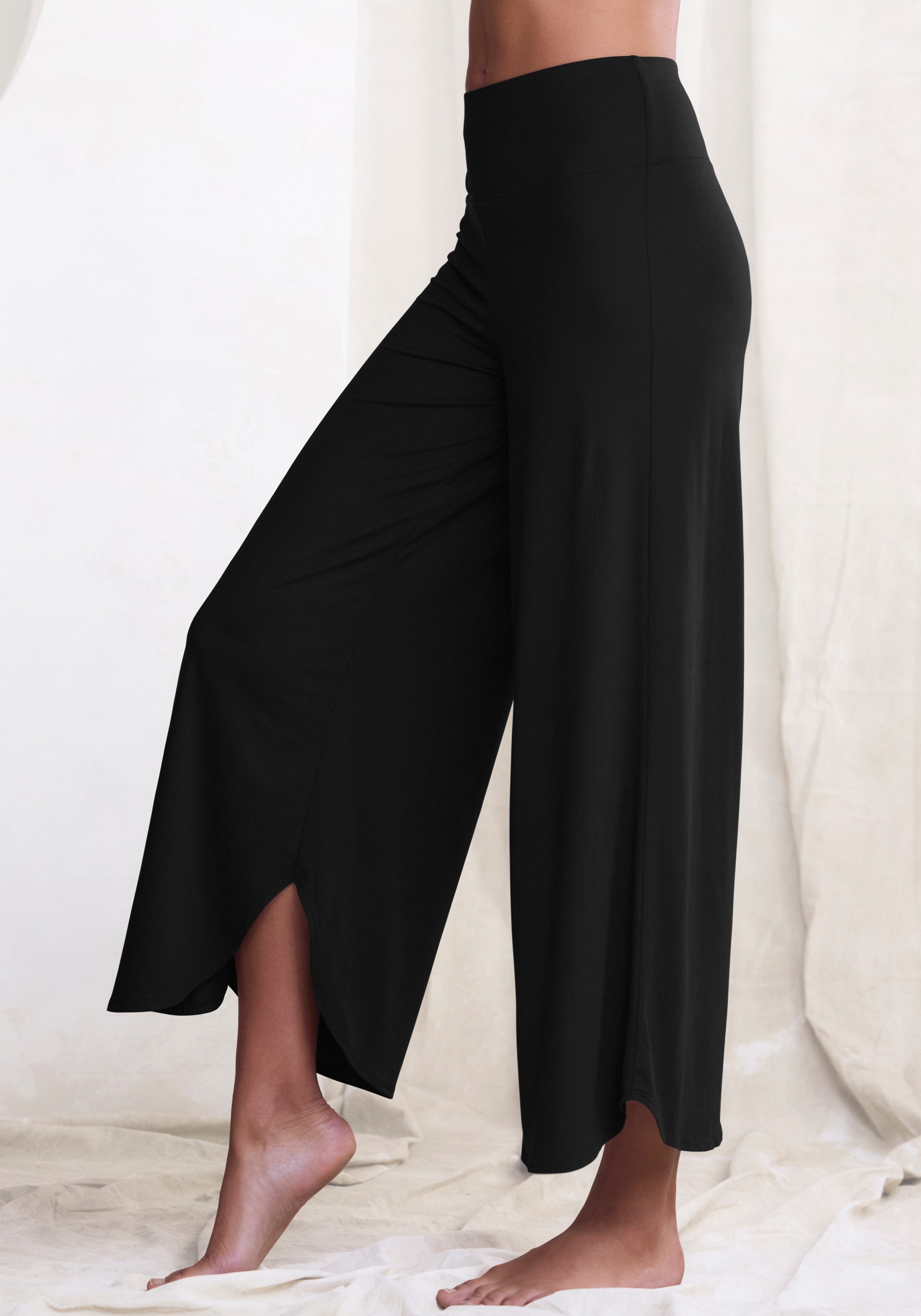 LASCANA Culotte mit gerundetem Beinsaum in weich fließender Qualität günstig online kaufen