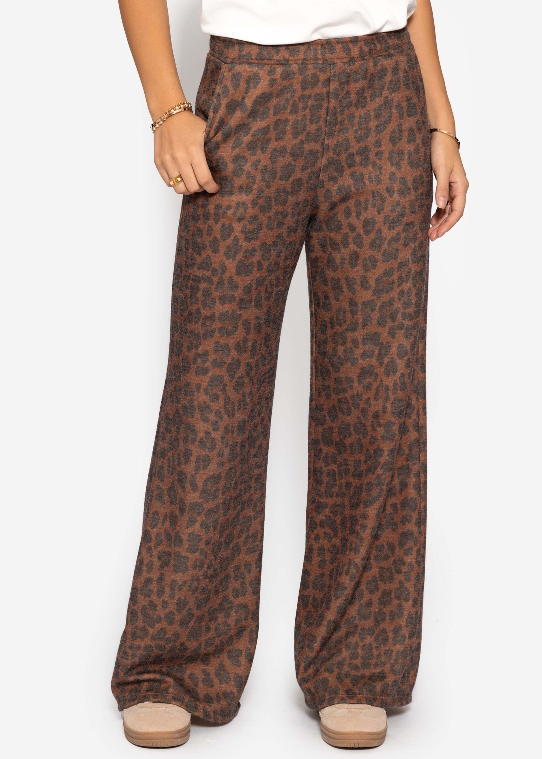 SASSYCLASSY Stoffhose Weite Hose mit Leo-Print für Damen Moderne Jerseyhose mit elastischem Bund und High Waist Sitz Braun