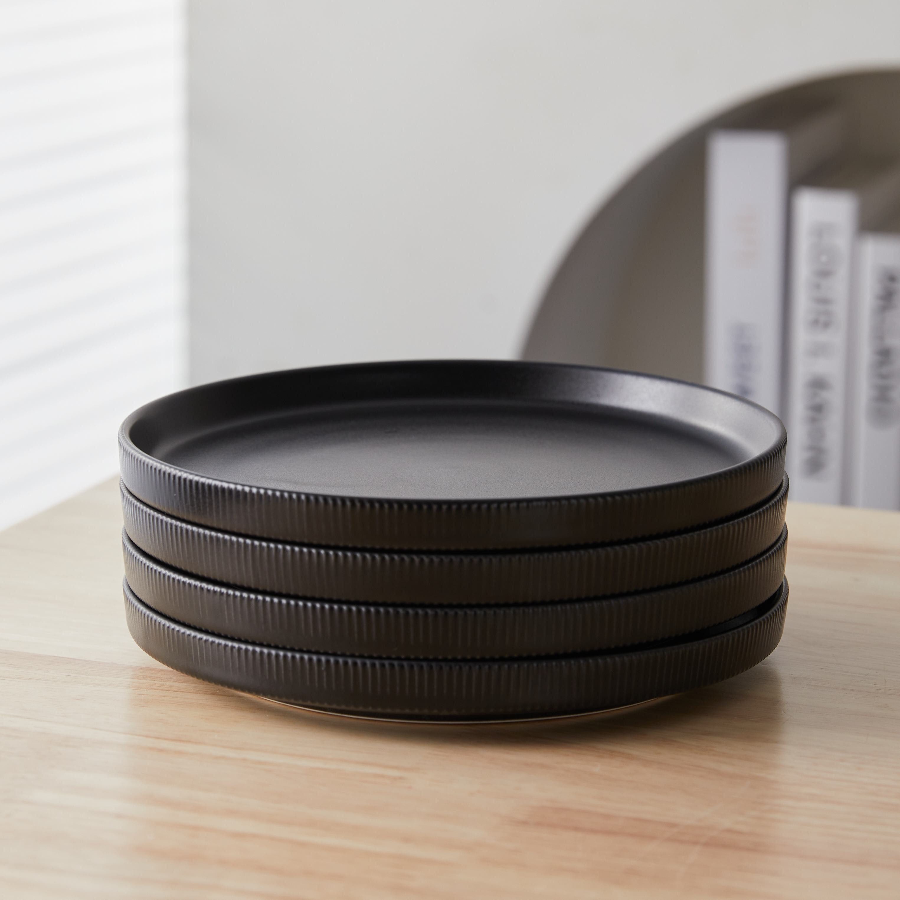 JIWOO Teller 4er Ø21,3cm, Speiseteller Steakteller Dessertteller Brotteller Plate, (4 St), Keramik Hochwertiges Tellerset Schwarz Mikrowellen spülmaschinenfest