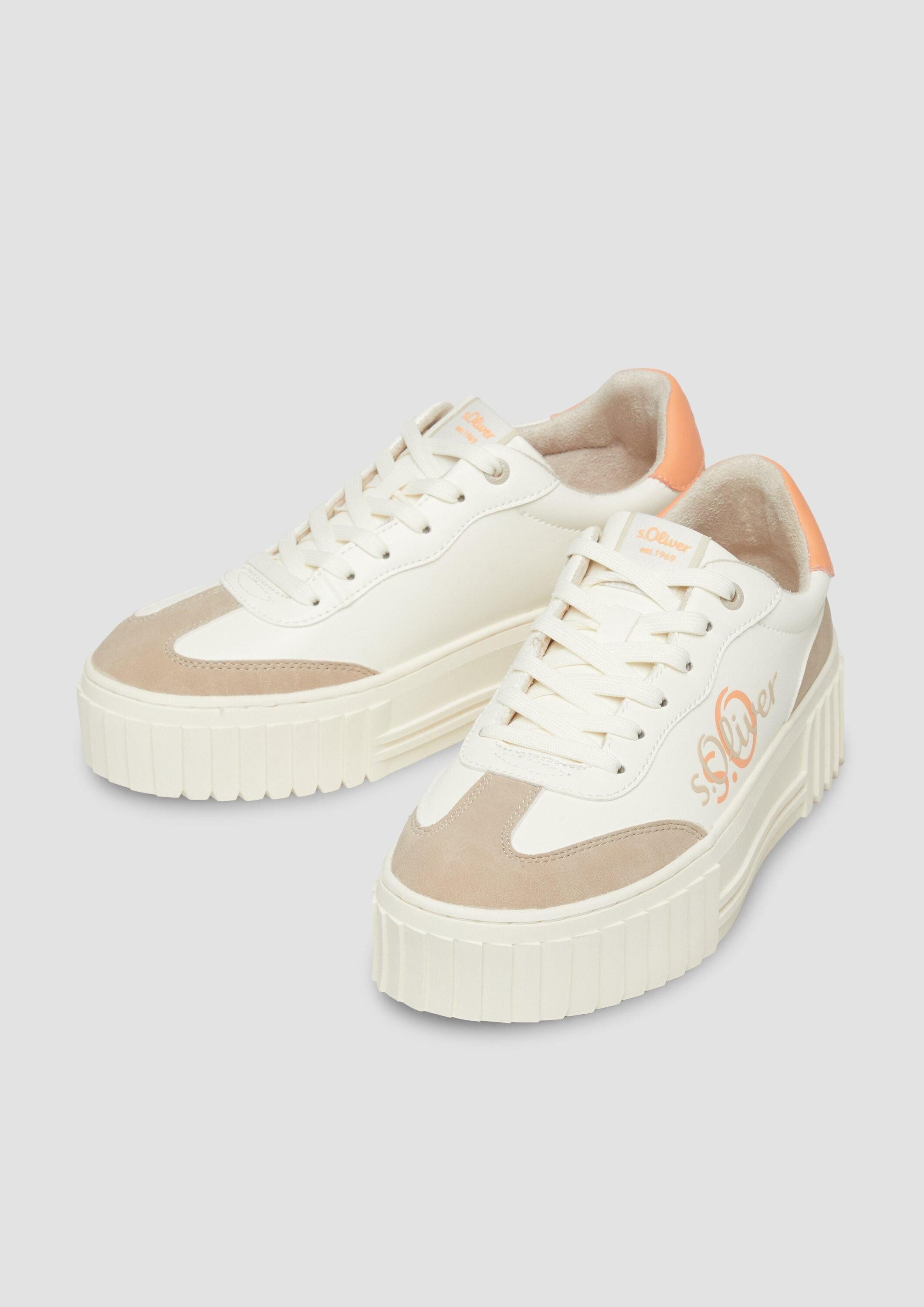 s.Oliver Sneakers Sneaker Sneaker mit Plateau-Sohle und Logo-Detail