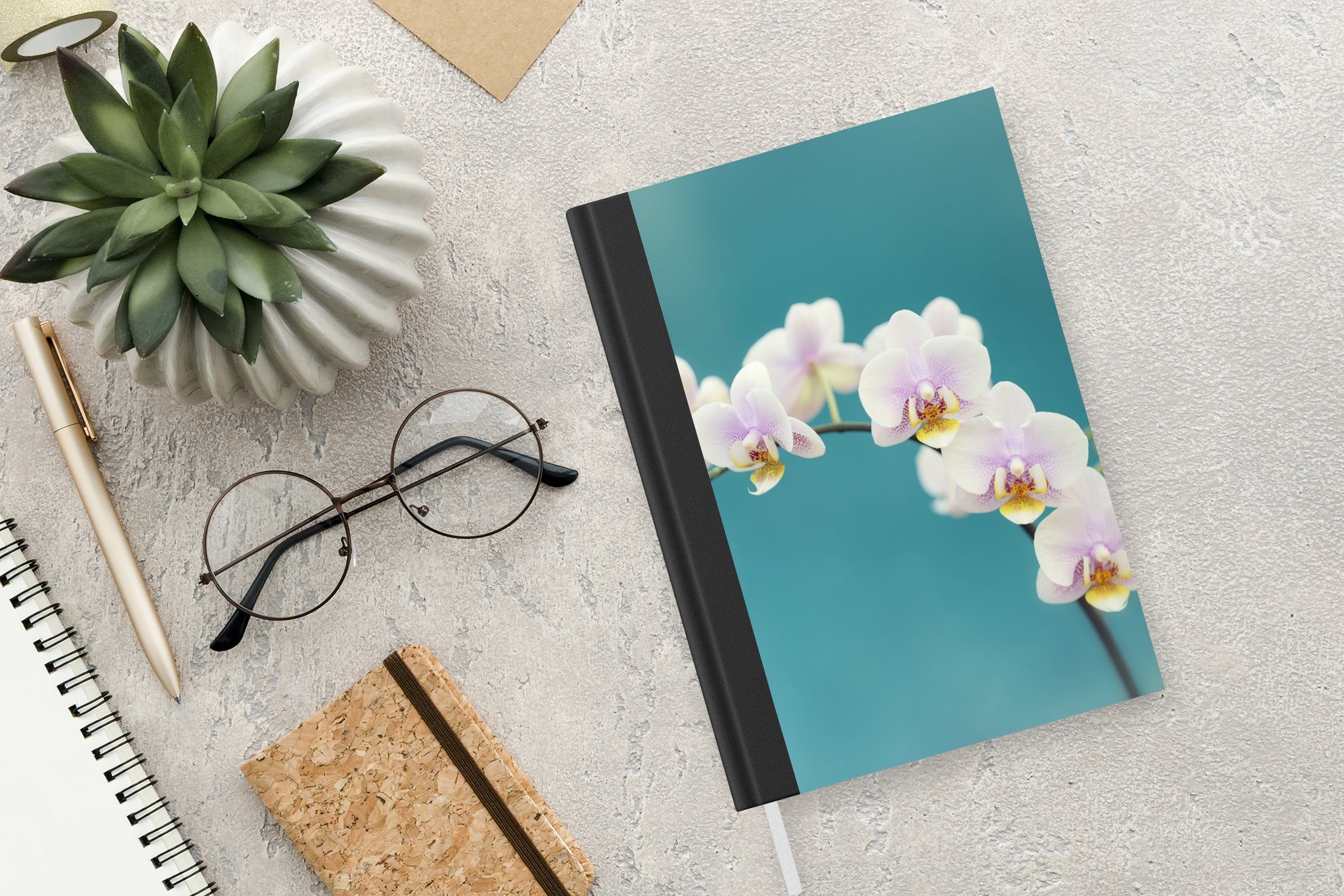 MuchoWow Notizbuch Orchidee Blumen - Tagebuch, Journal, Pflanze Lila, Notizheft, A5, - - Haushaltsbuch Weiß - Seiten, Merkzettel, 98