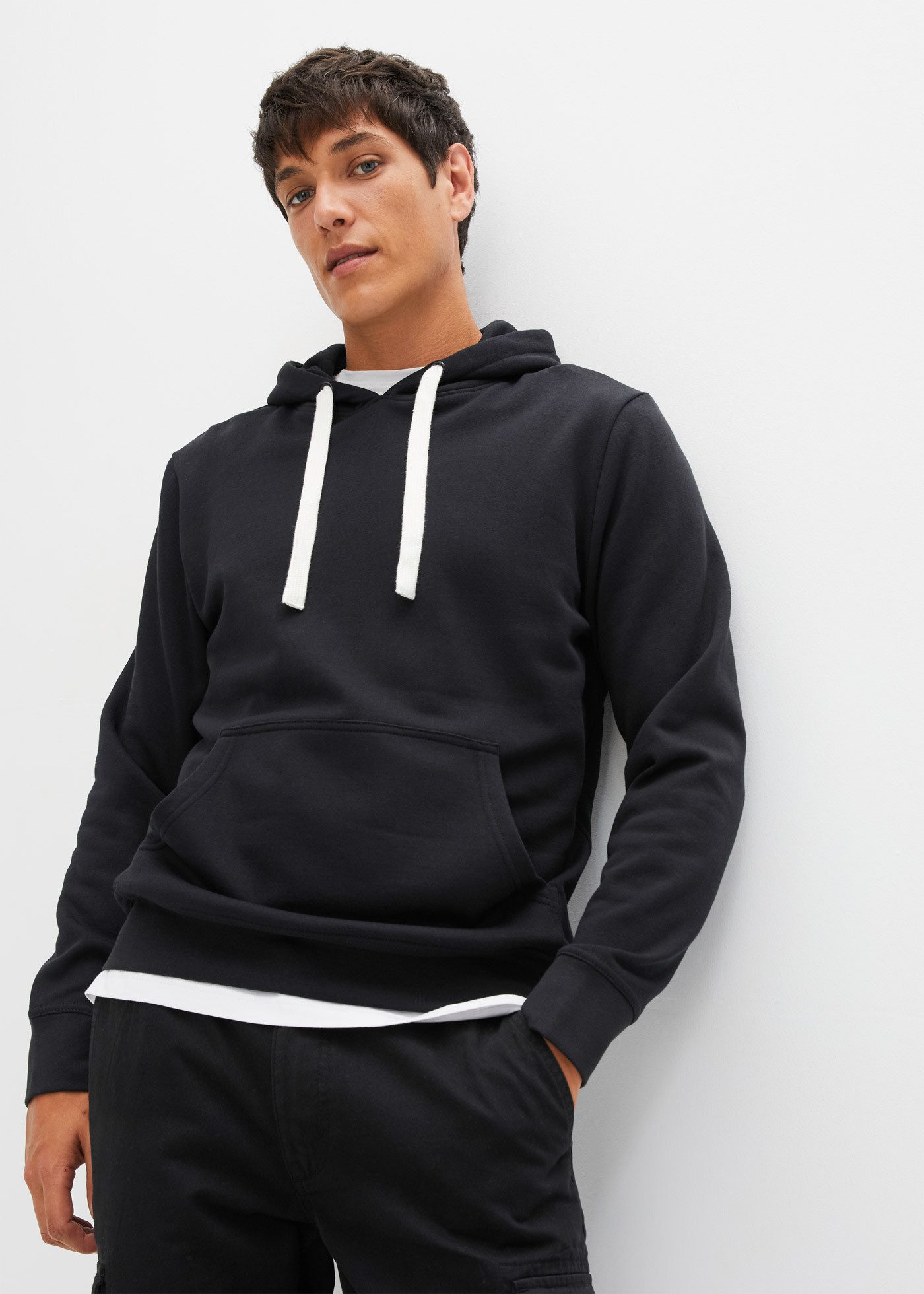 bonprix Hoodie mit Kängurutasche günstig online kaufen