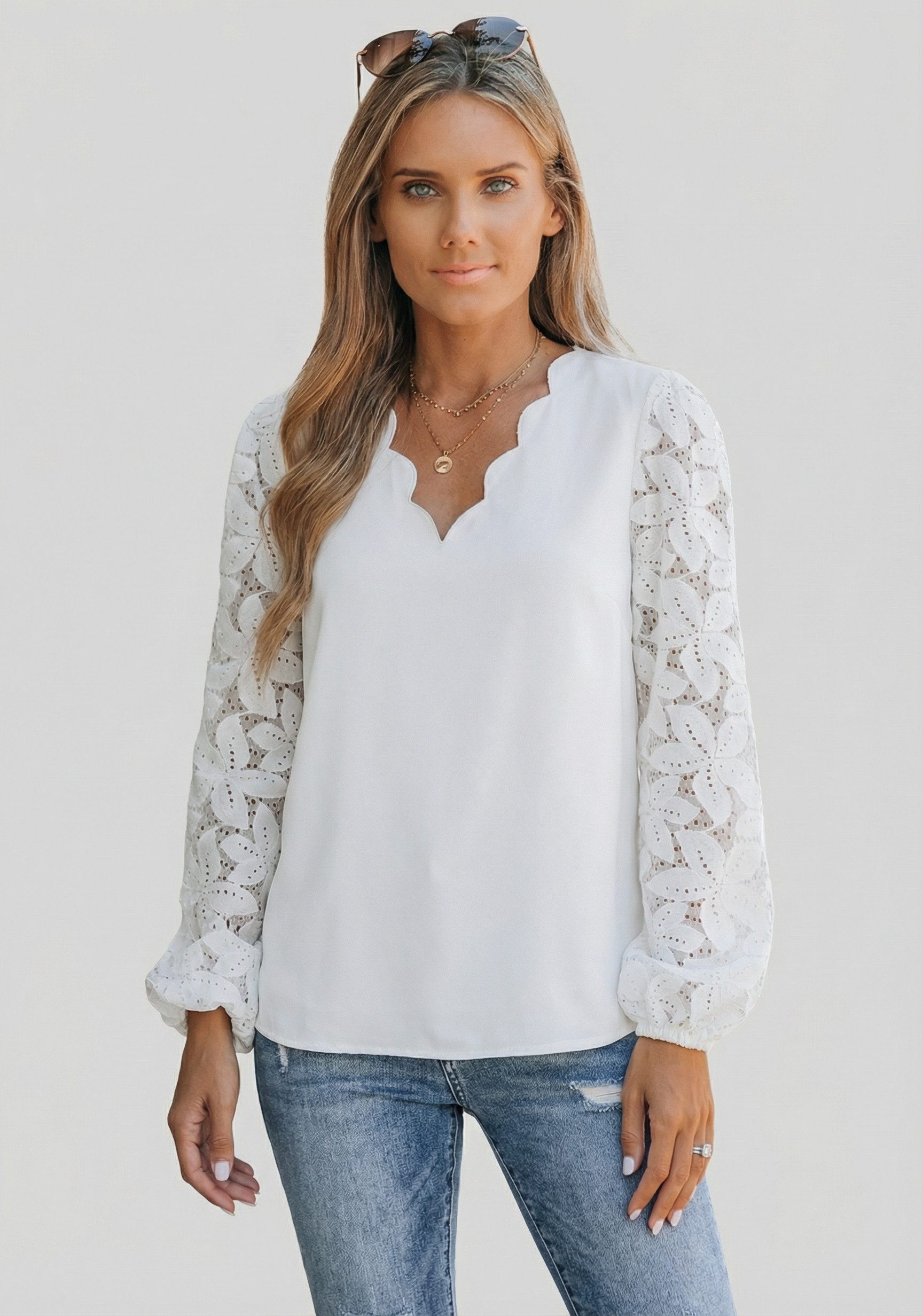 Cupshe Spitzenbluse Bluse mit Spitze und Wellenschliff Kontrastierende florale Spitze