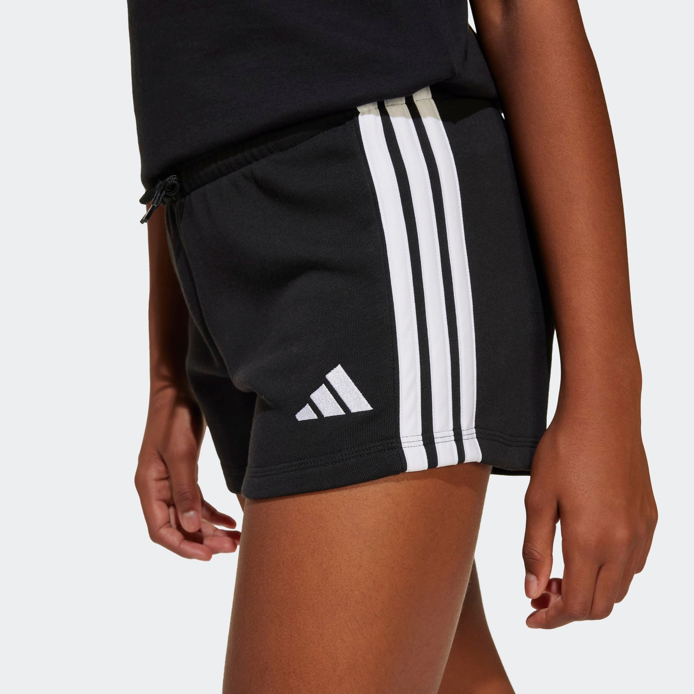 adidas Sportswear Shorts ESSENTIALS KIDS für Kinder und Teens, sportlicher Look mit 3-Streifen