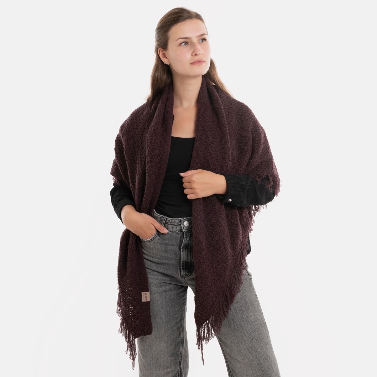 Knit Factory Strickschal Amber Dreiecksschal Midnight Plum, (1-St), Schal Halstuch Dreiecksschal Tuch Strickmode