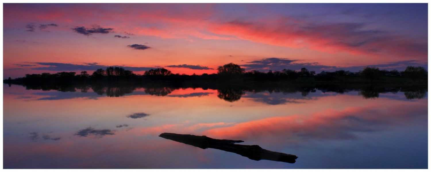 Wallario Küchenrückwand Abendhimmel über einem See, (1-tlg), selbstklebend, wasserresistent und kratzfest