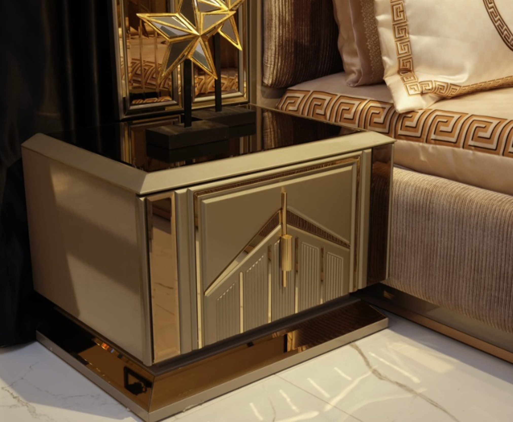 JVmoebel Nachttisch Luxus Nachttisch Edle Holzkonsole mit goldenen Metallelementen SOFORT (2x Nachttisch), Made in Europa