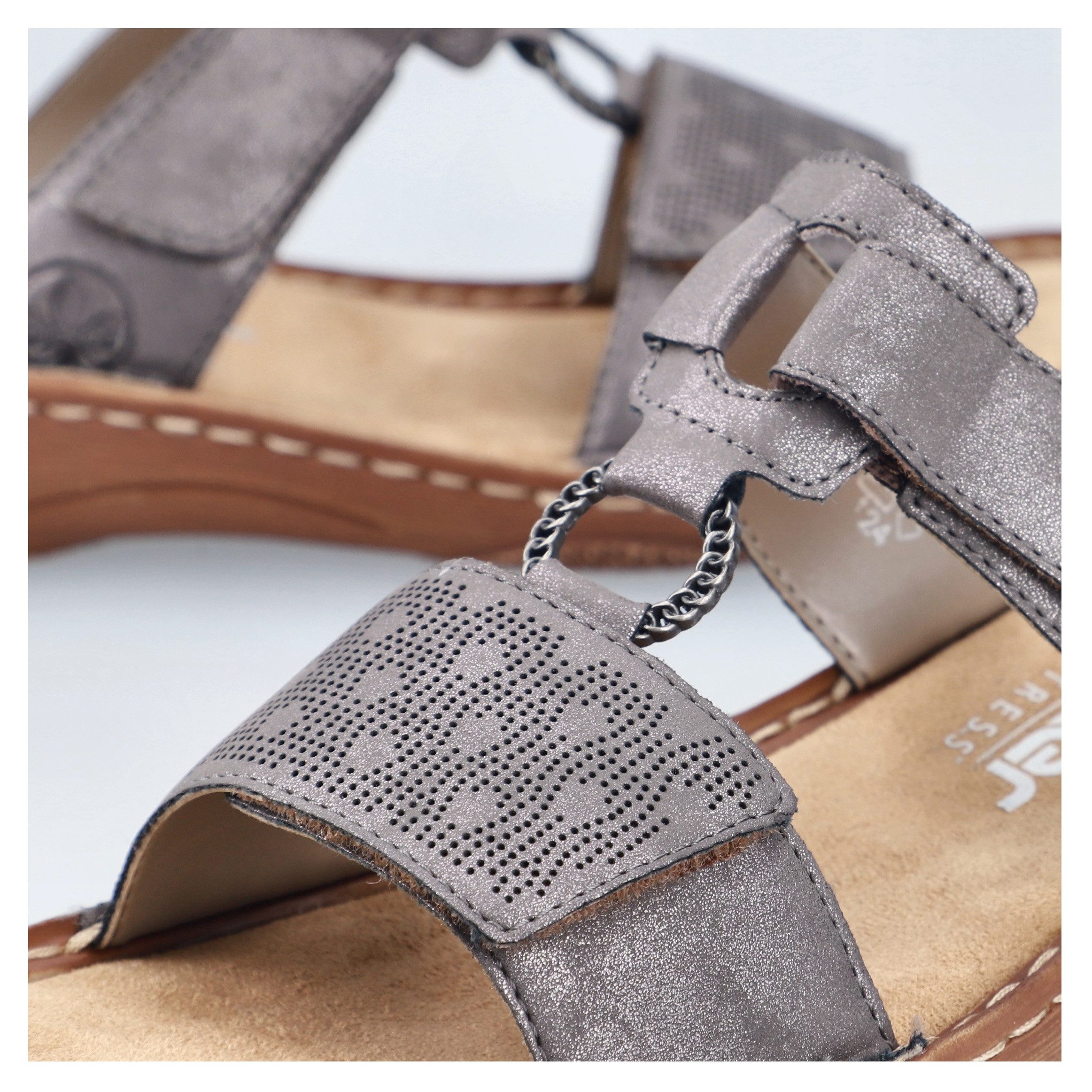 Rieker Pantolette Sommerschuh, Schlappen, Urlaubschuh, Klettschuh mit Perforation