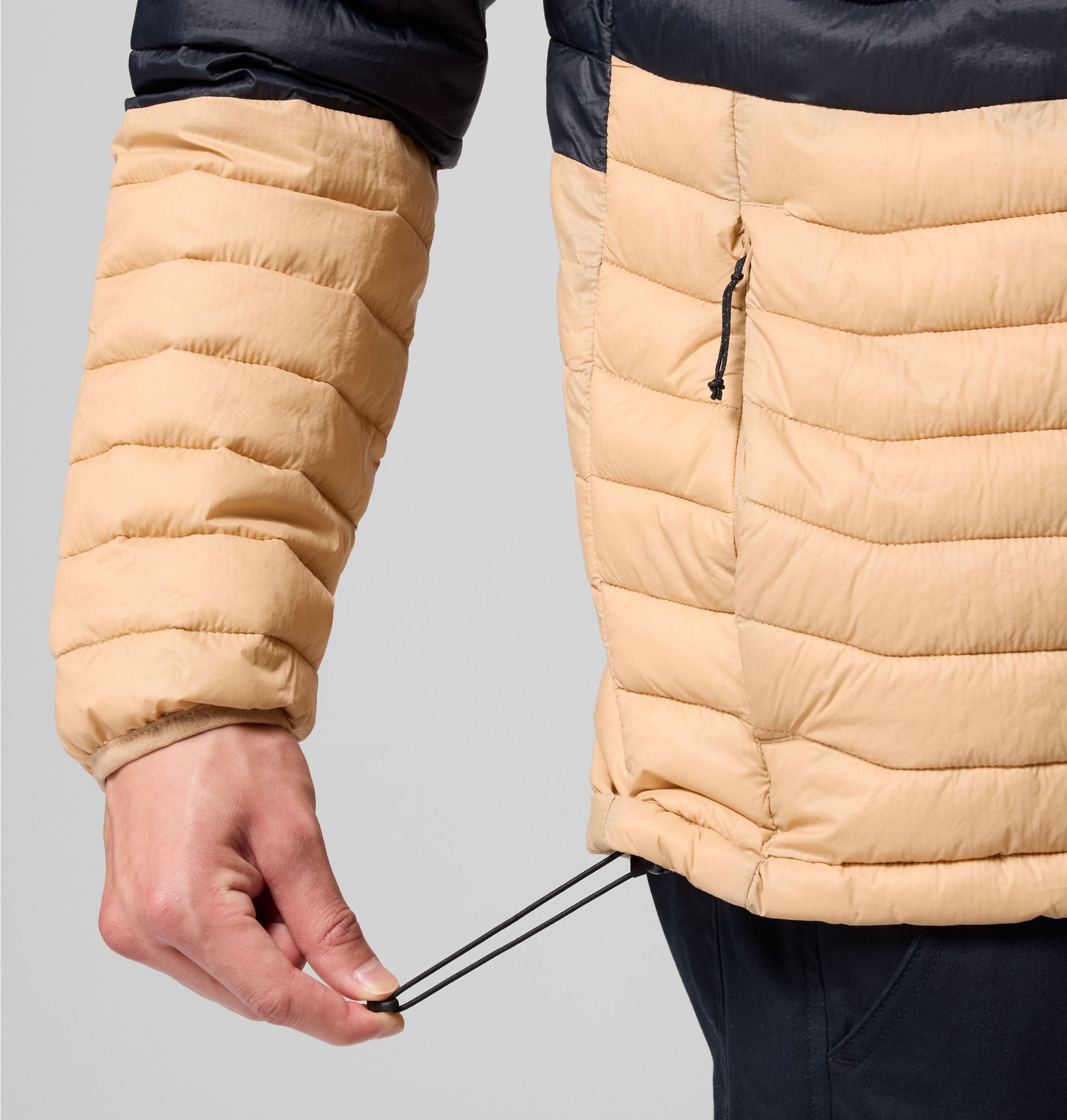 Columbia Steppjacke POWDER PASS HOODED JACKET mit Reißverschlusstaschen, wärmeisolierende Wattierung aus Polyester – Bild 4 von 5