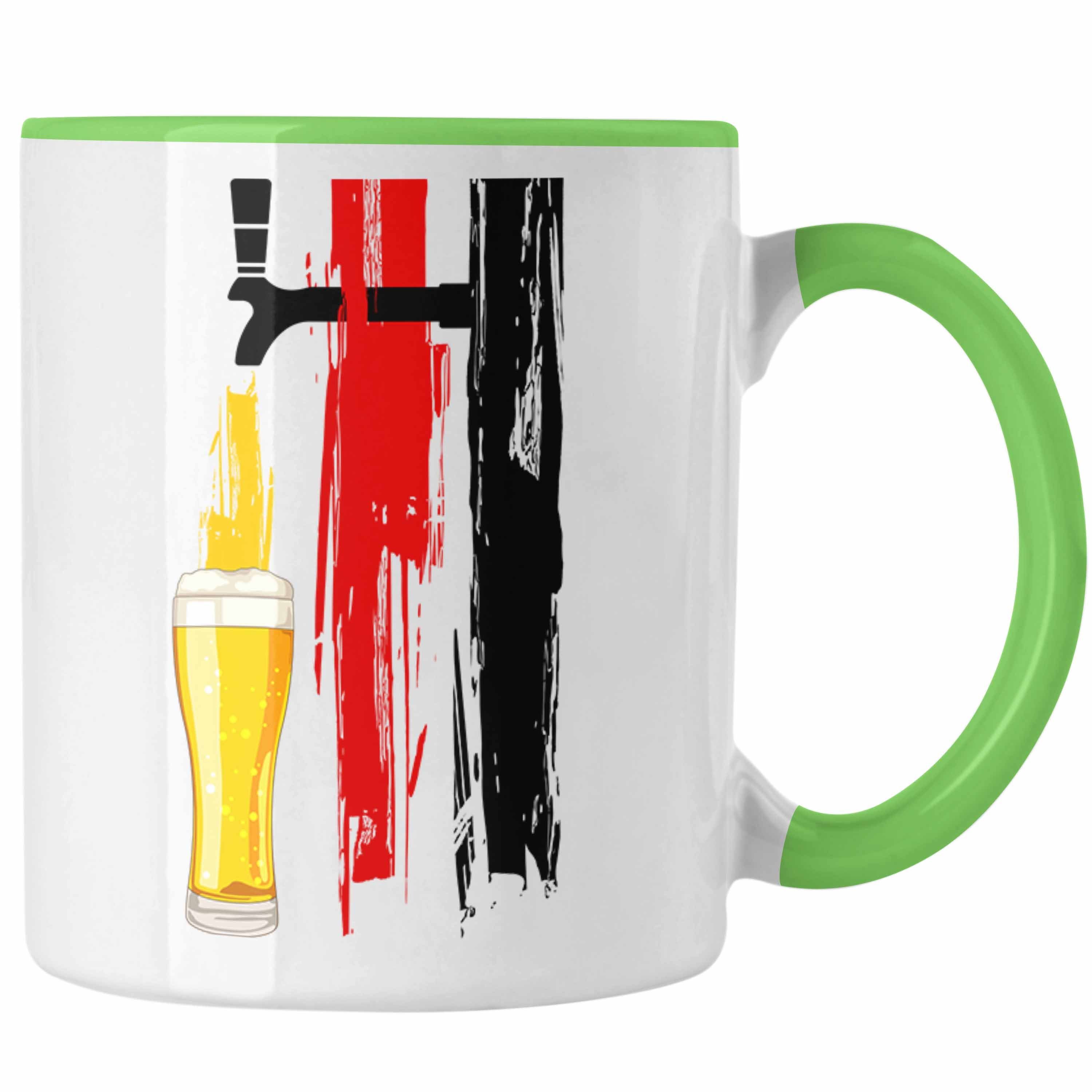 Trendation Tasse Trendation - Bier Geschenke für Männer Tasse mit Deutschlandflagge und Bier Grafik Grün