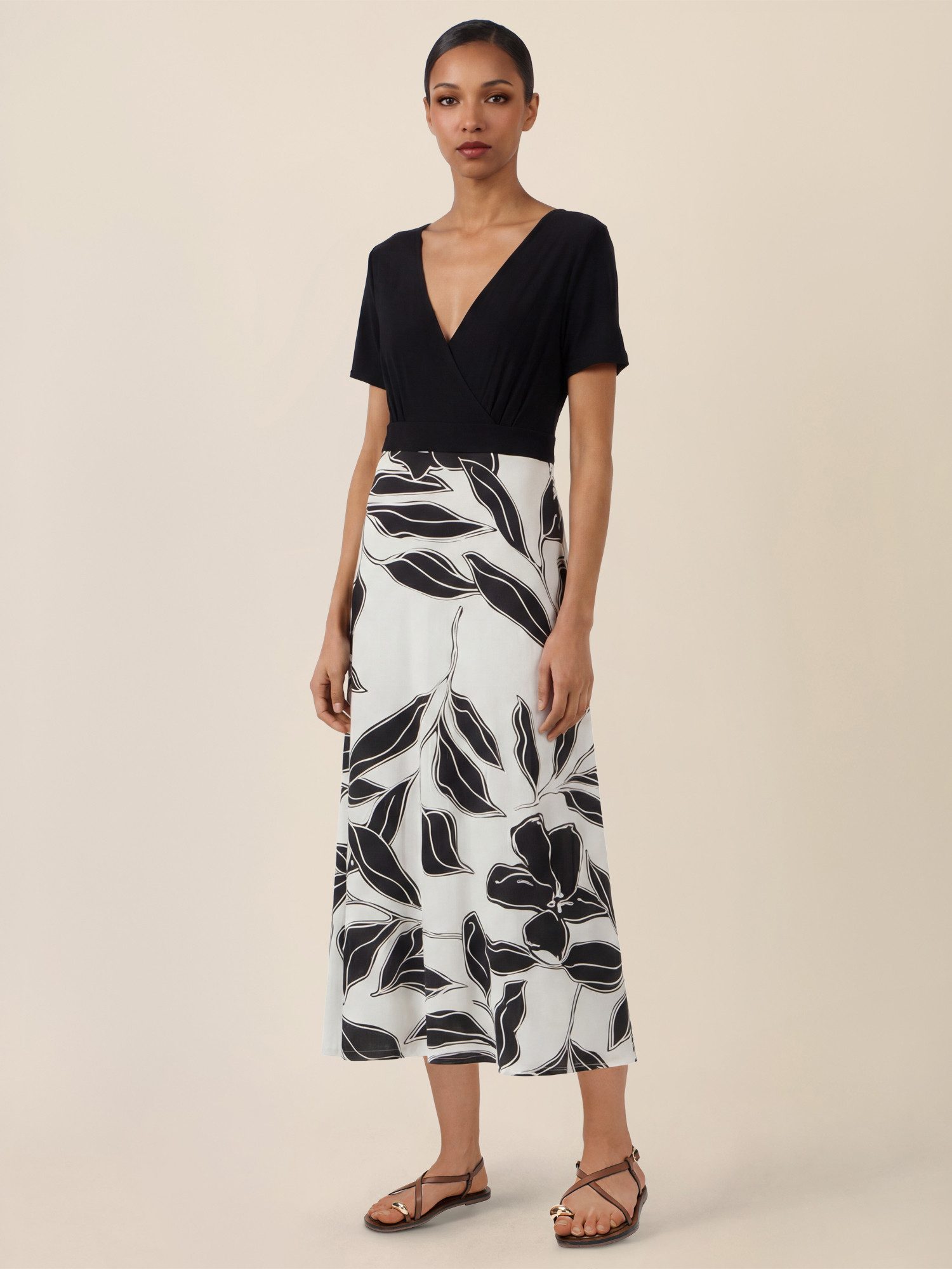 Apart Jerseykleid mit Wickeloptik und floralem Print